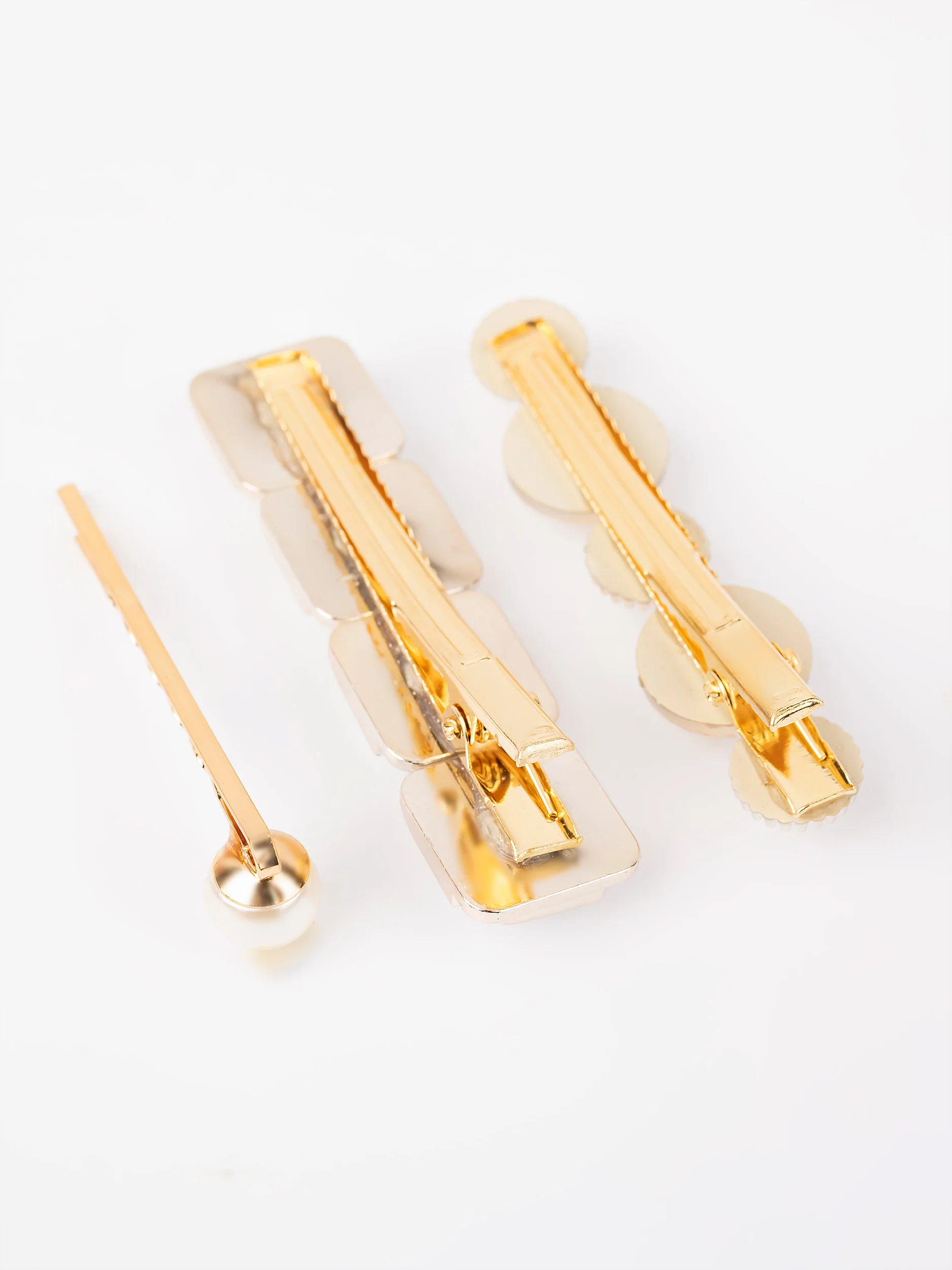 Pearl Embellished Hair Clips - Image 4