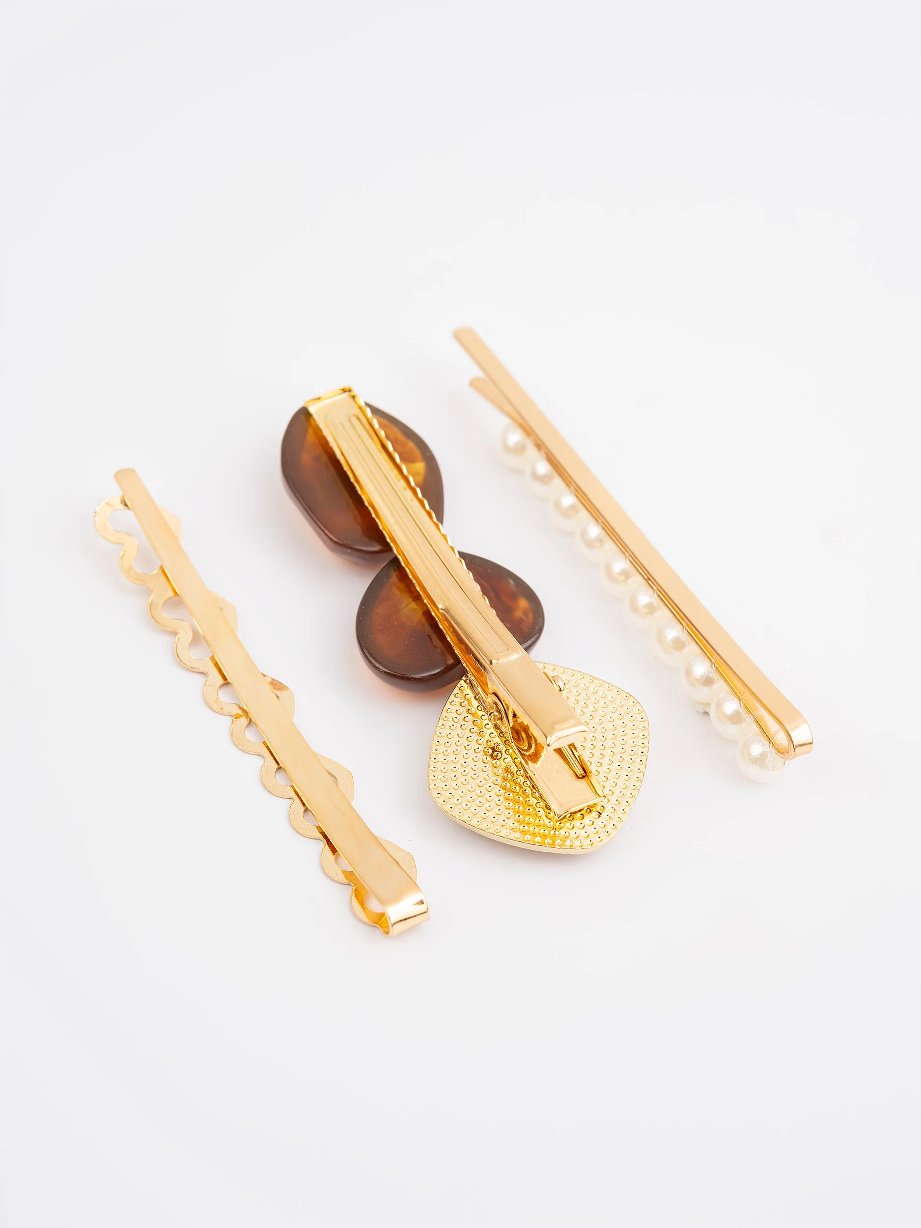 Stylish Hair Clips - Image 4