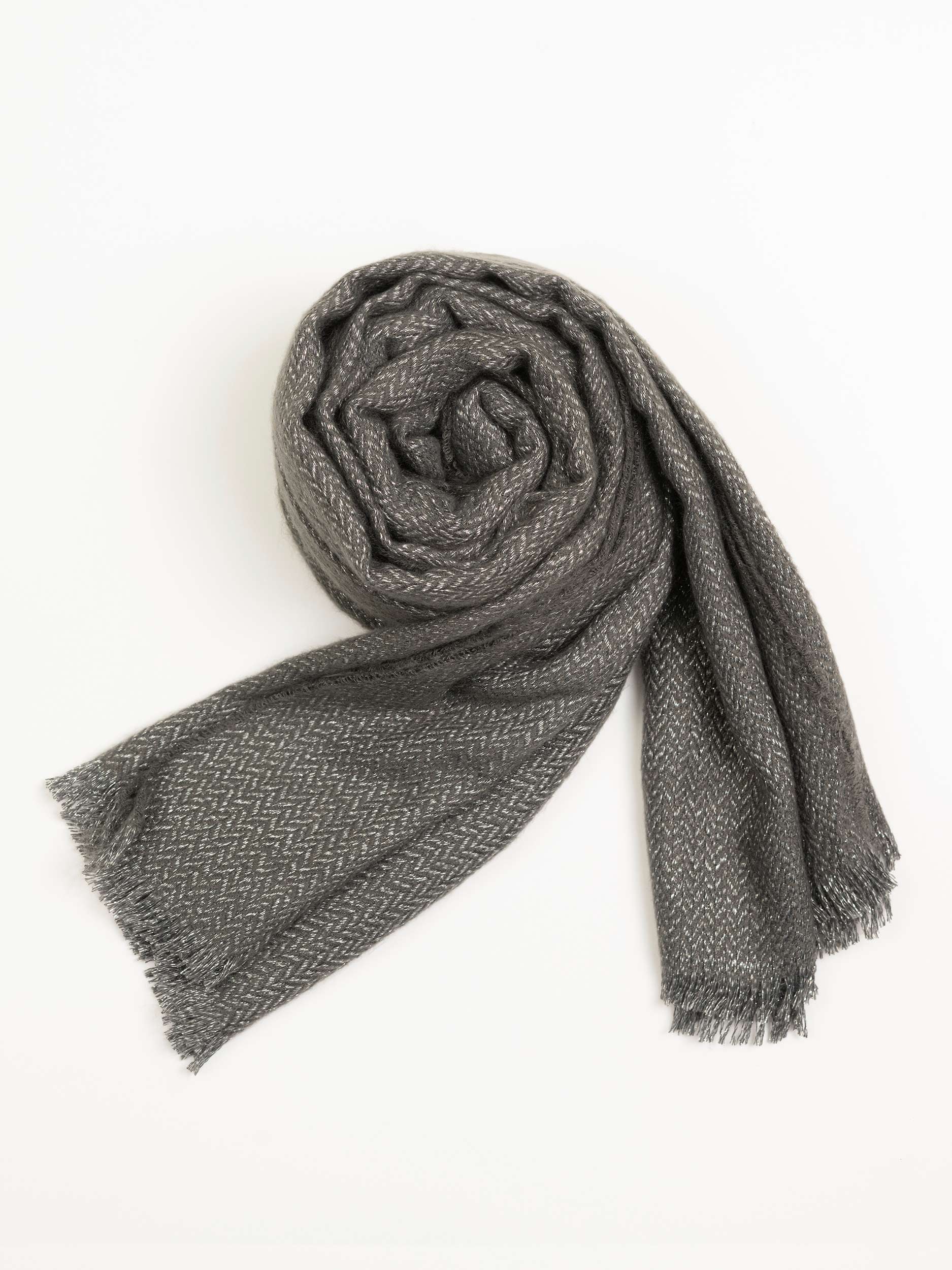 Patterend Woolen Shawl - Image 3