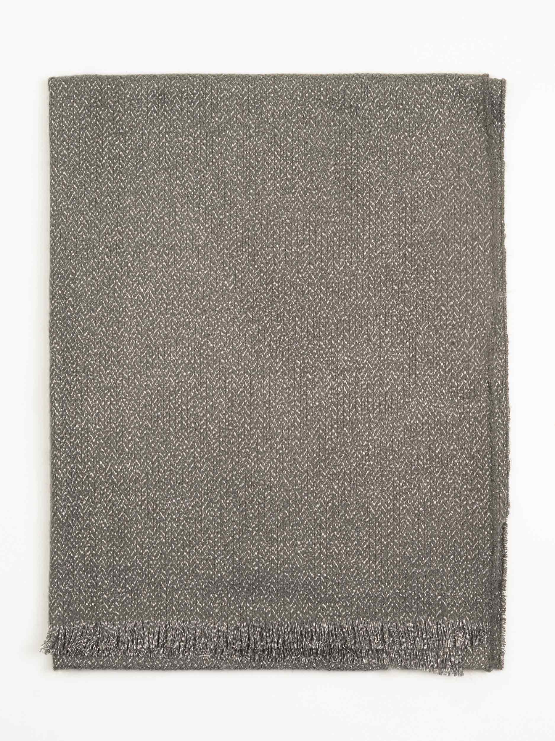 Patterend Woolen Shawl - Image 4
