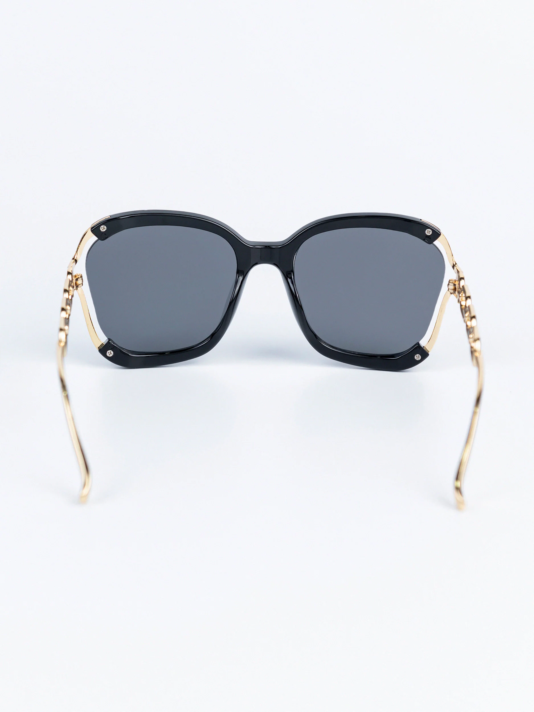 Classic Sunglasses - Image 4