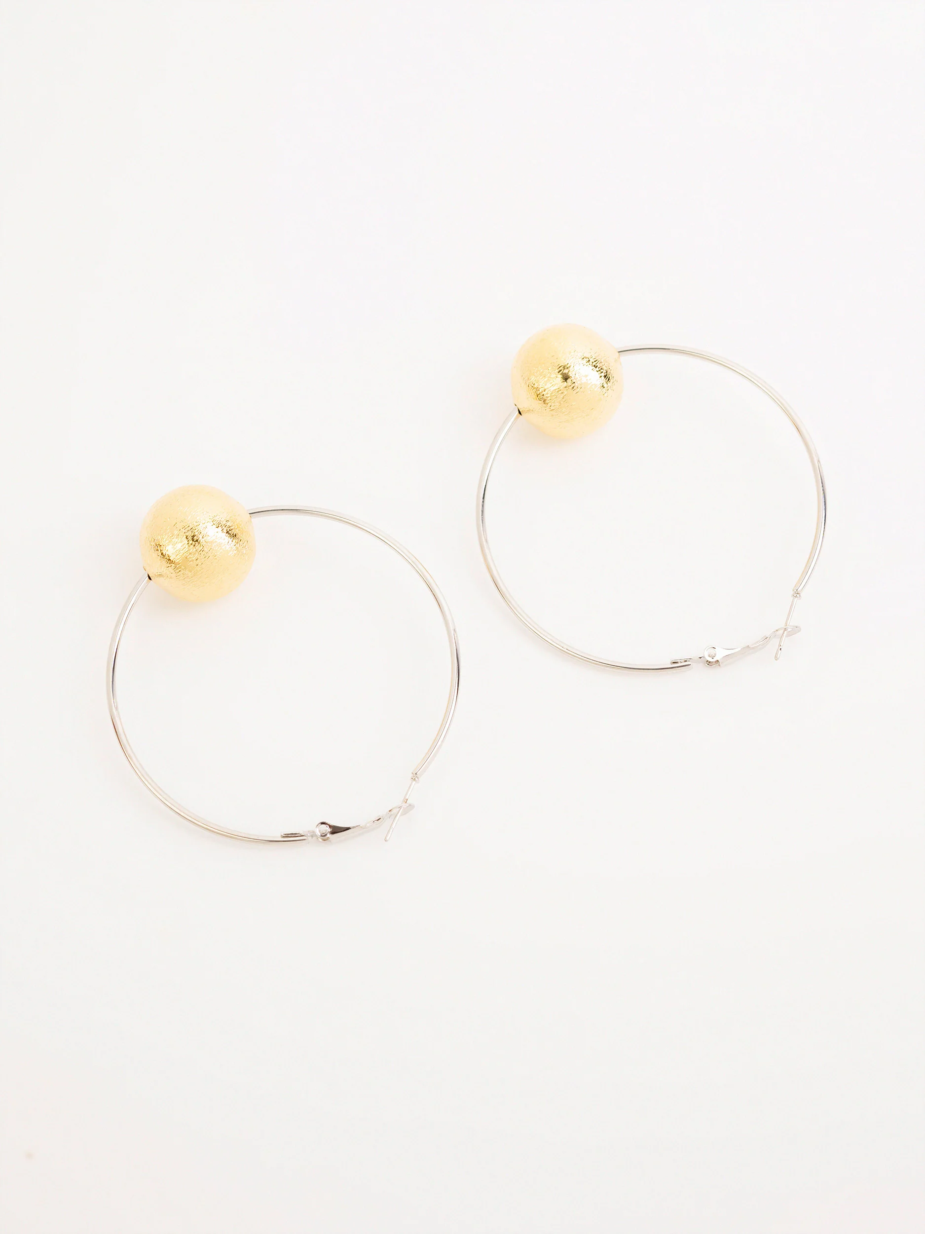 Minimal Hoop Earrings - Image 2