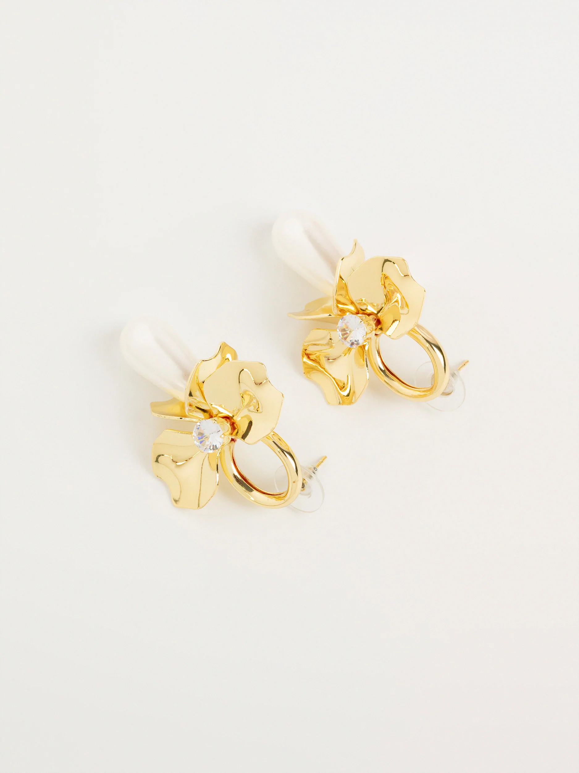 Bow Pearl Earrings - Image 2