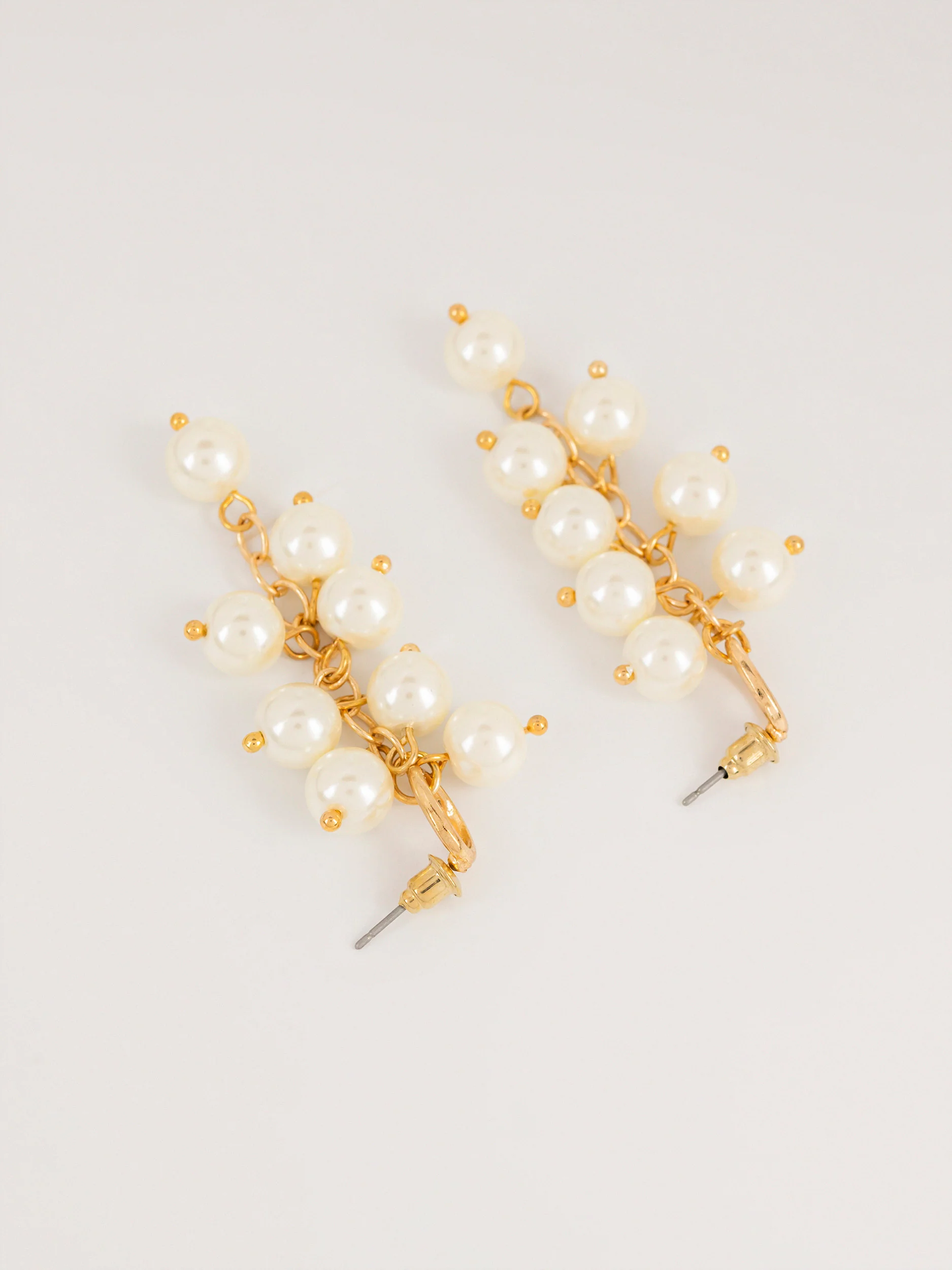 Cluster Pearl  Earrings - Image 2