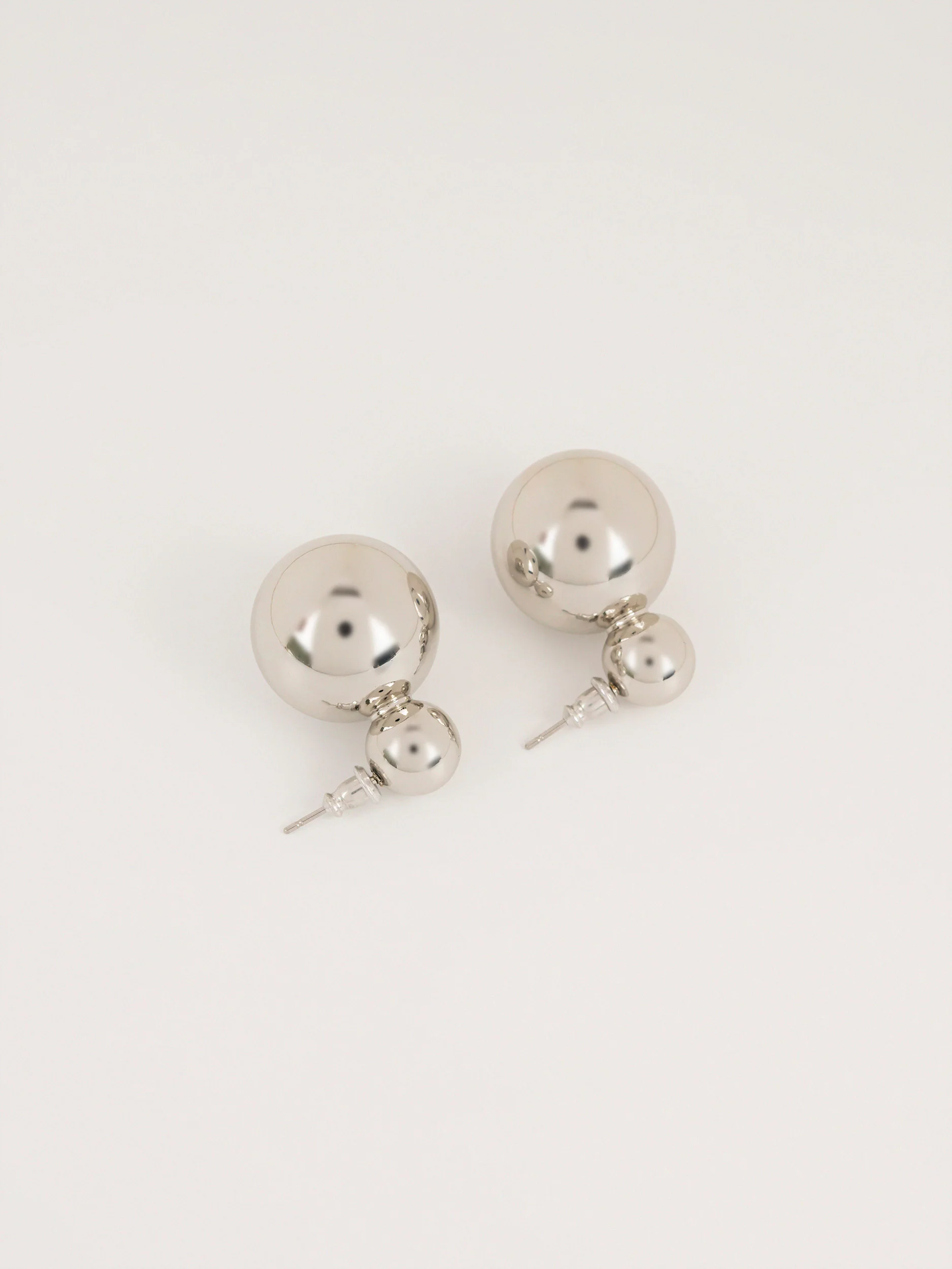 Minimal Gold Earrings - Image 2
