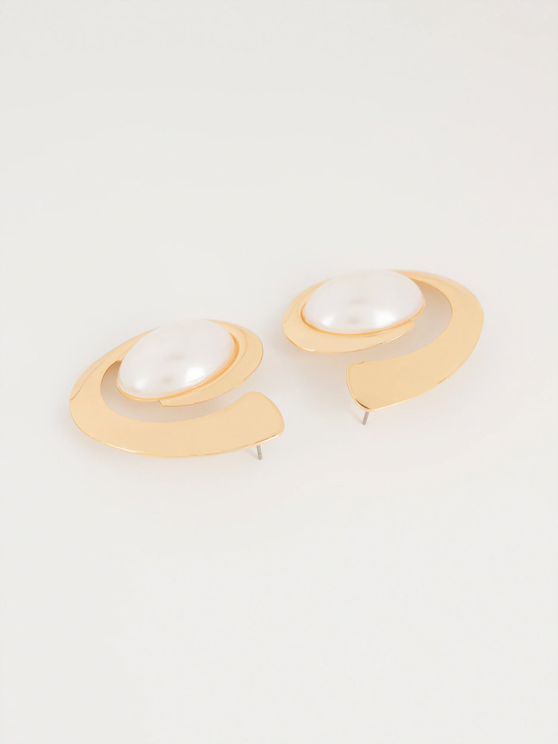 Curved Pearl Earrings - Image 2