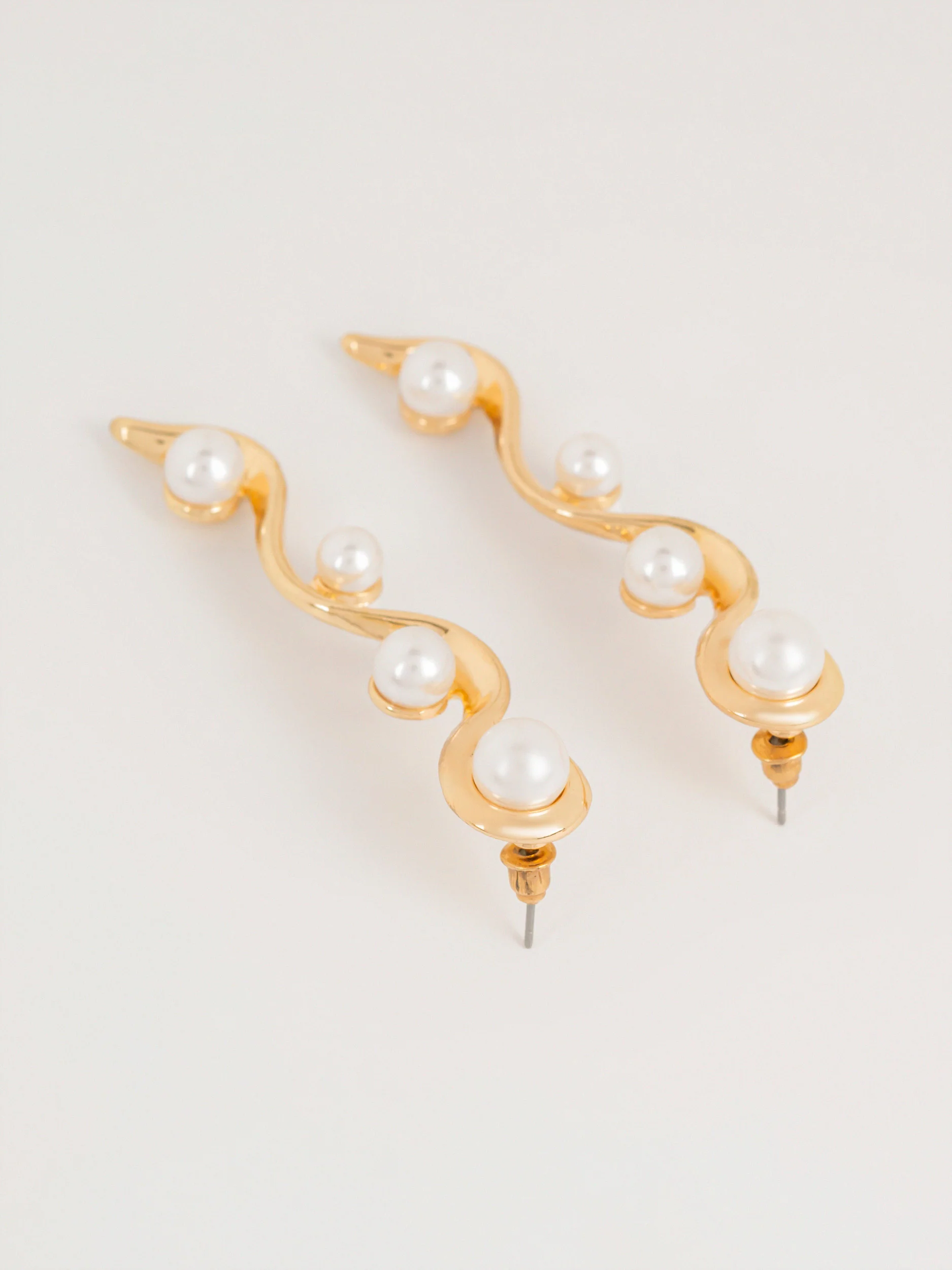 Wavy Pearl Earrings - Image 2