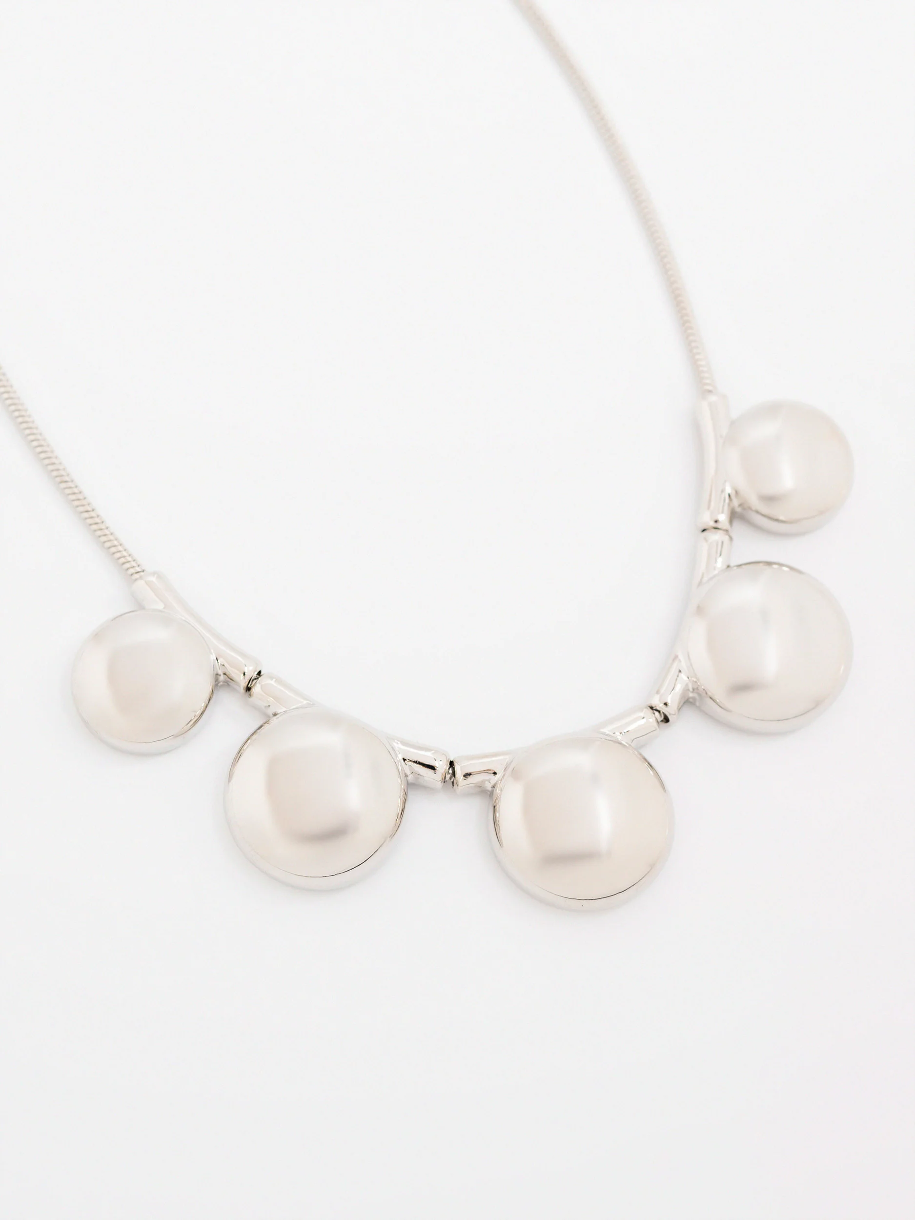 Sleek Disc Necklace - Image 2