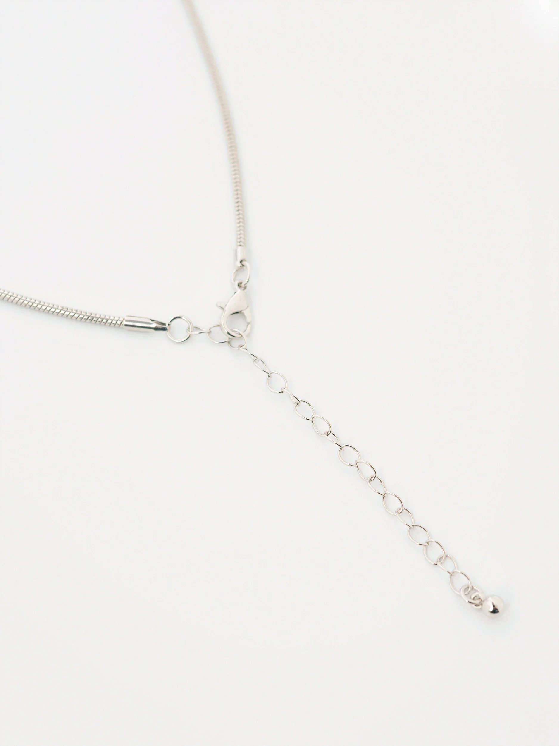 Sleek Disc Necklace - Image 3