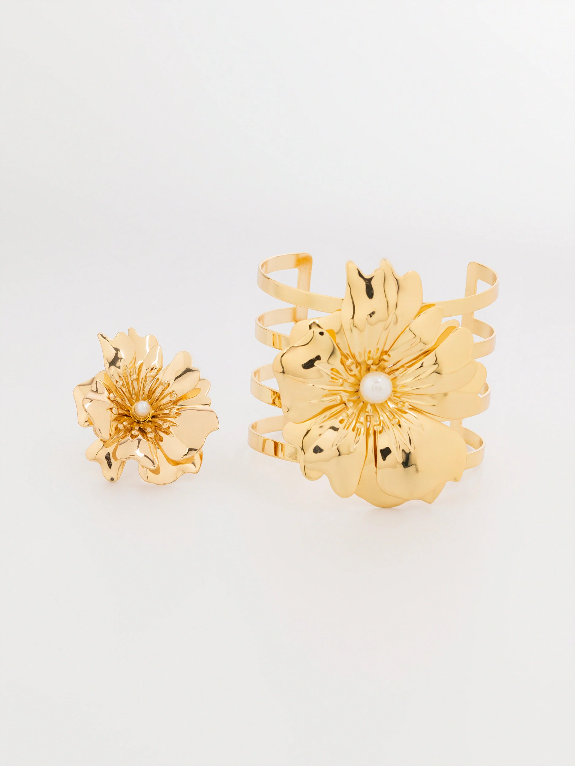 Floral Pearl Bracelet - Image 2