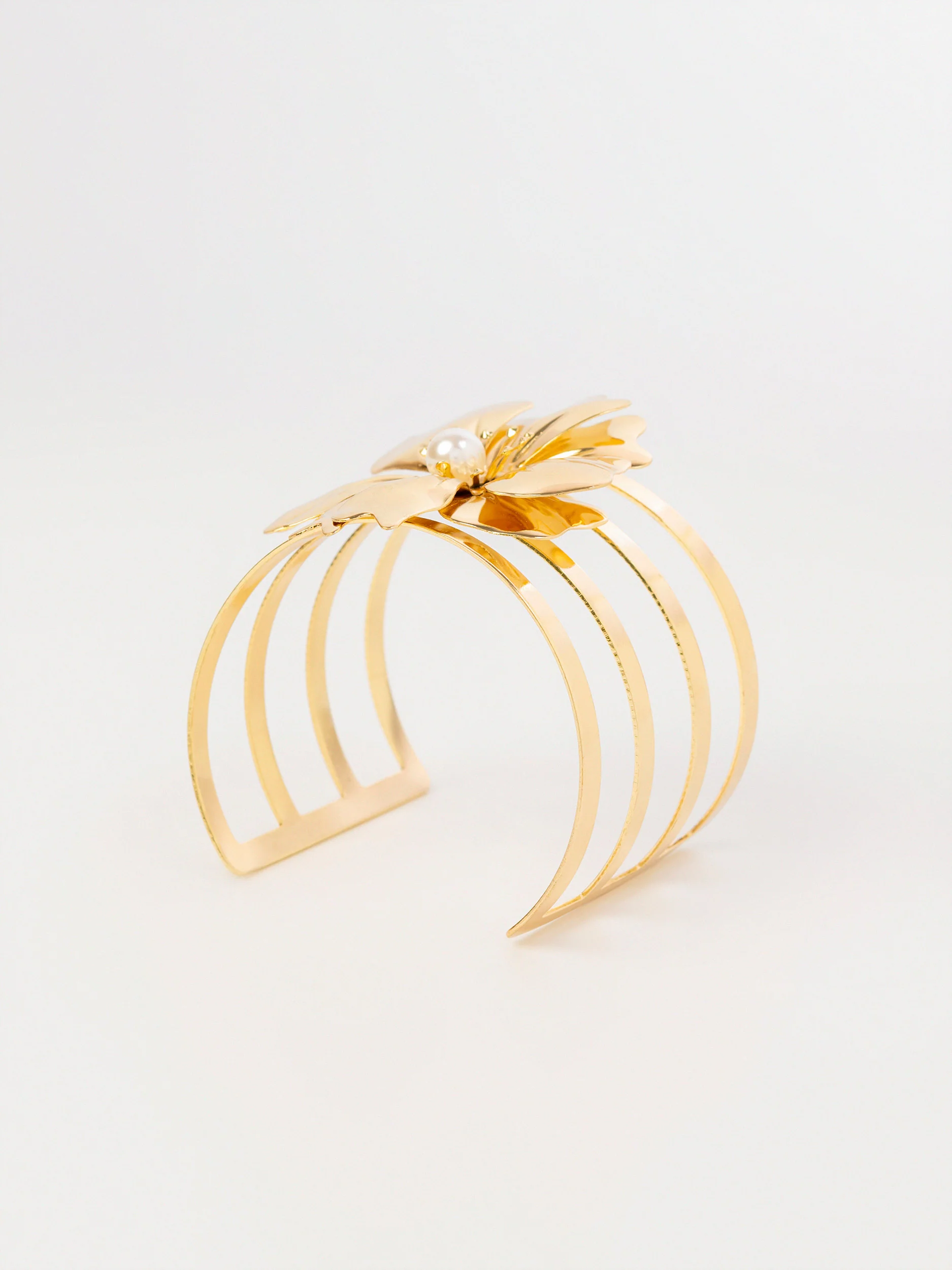 Floral Pearl Bracelet - Image 3