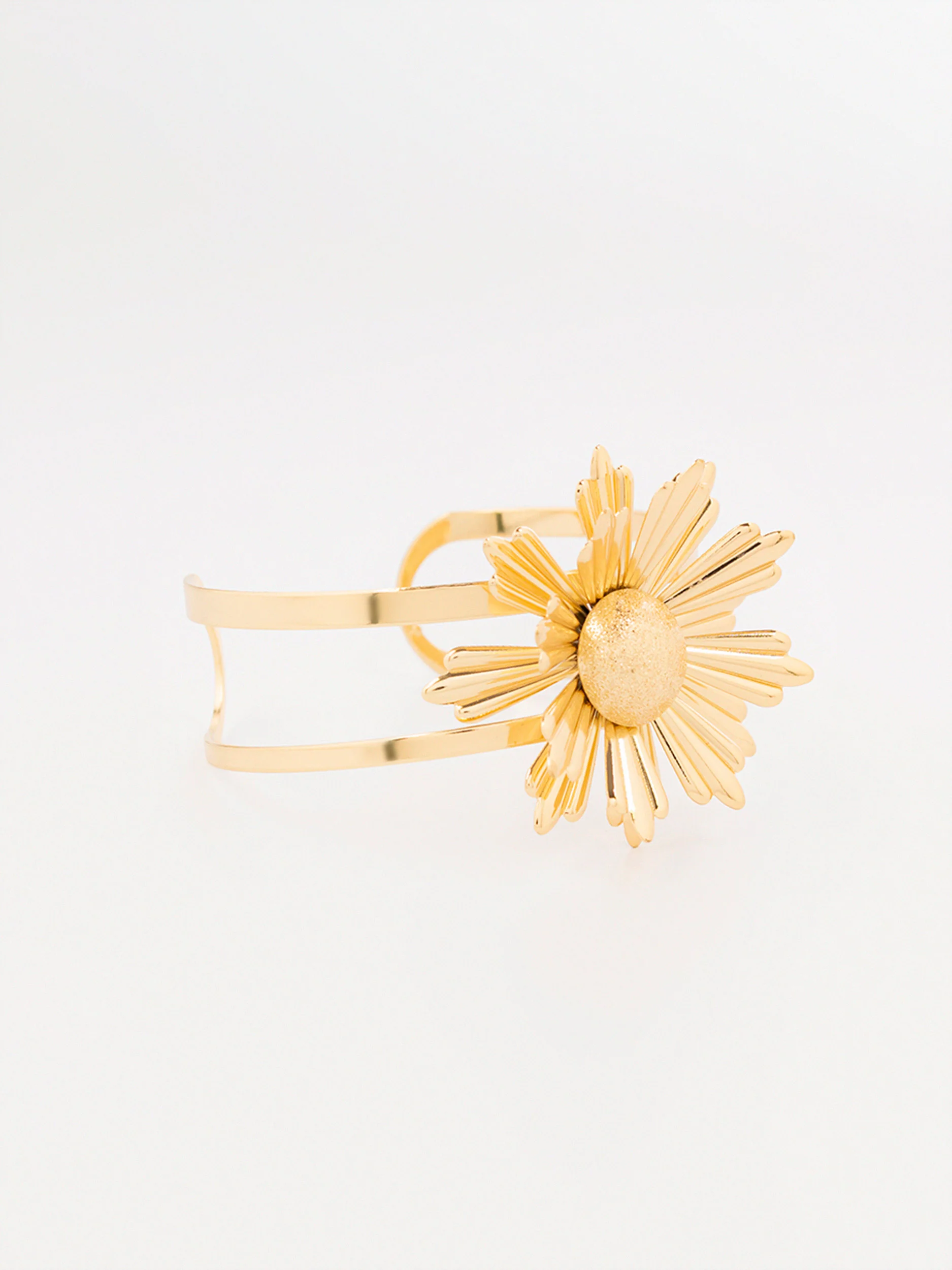 Floral Daisy Bracelet - Image 2