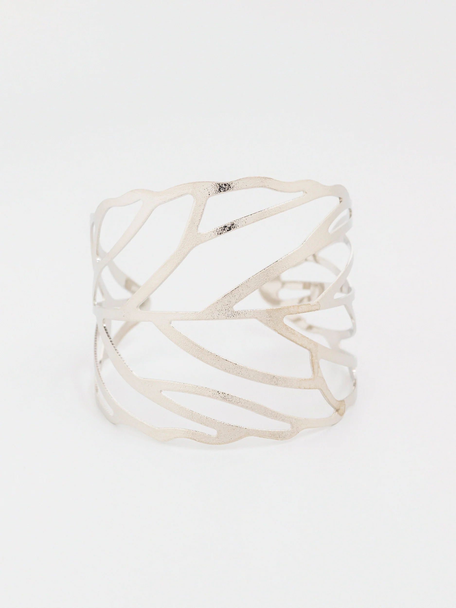 Leaf Curve Bracelet - Image 3
