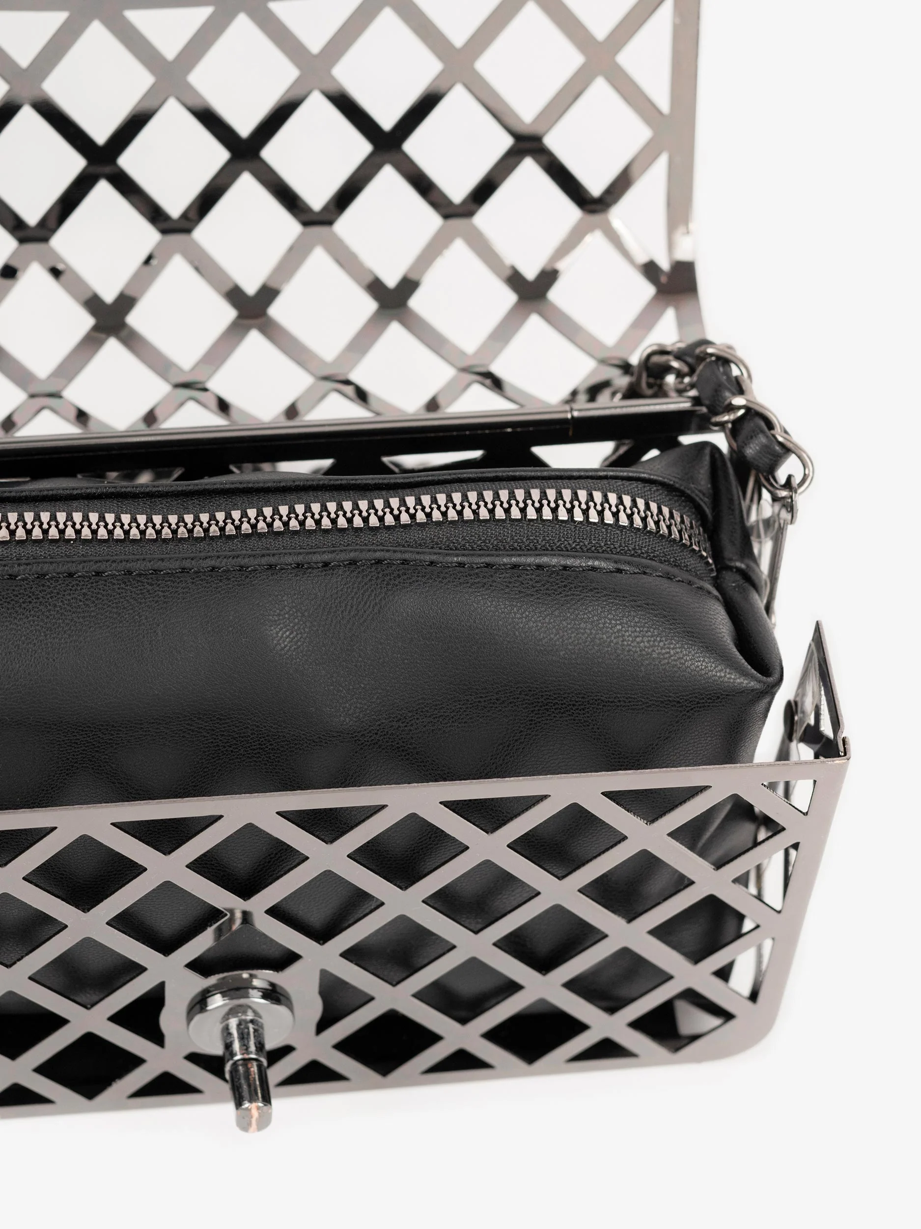Metal Clutch - Image 5