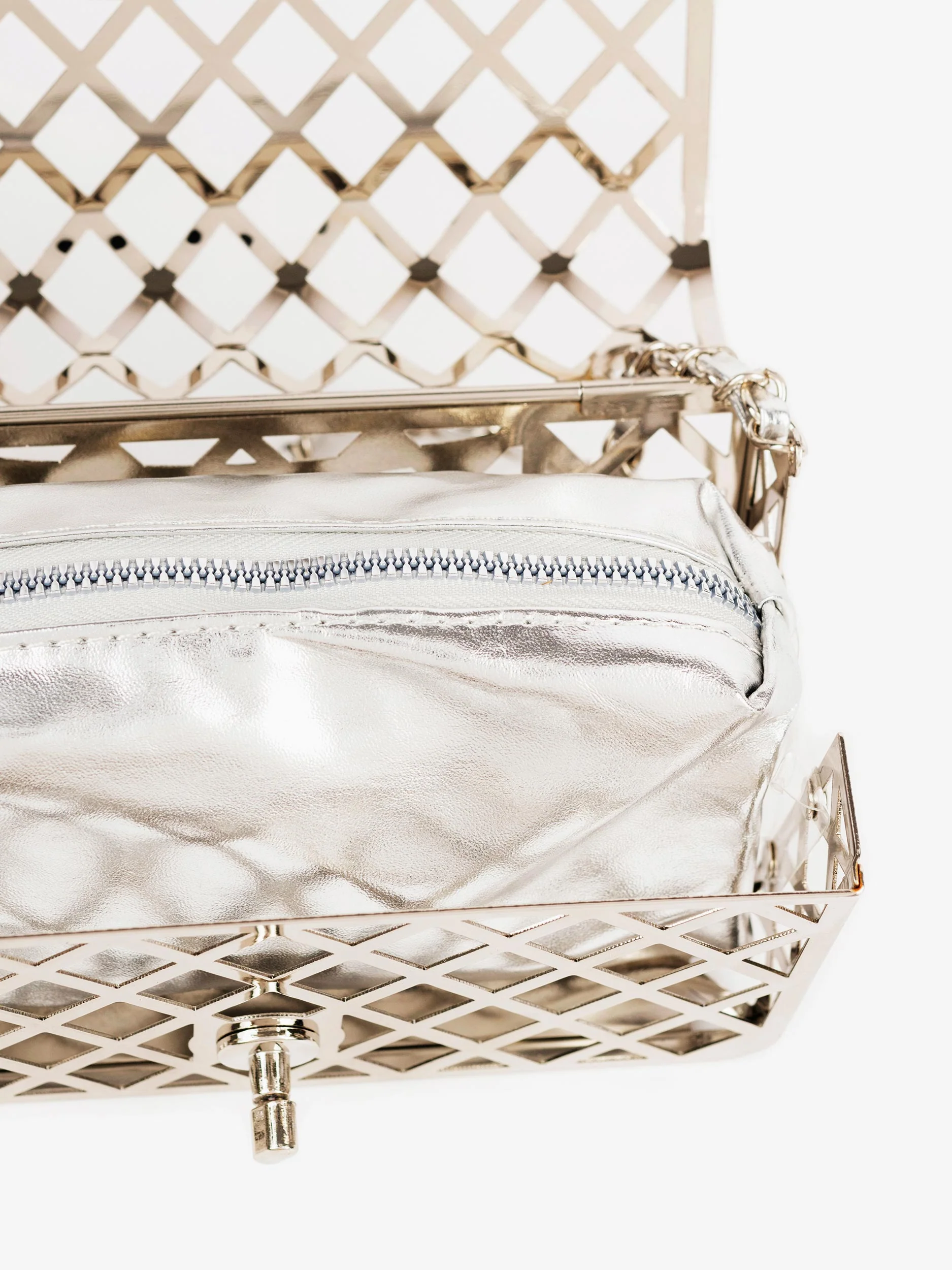 Metal Clutch - Image 5