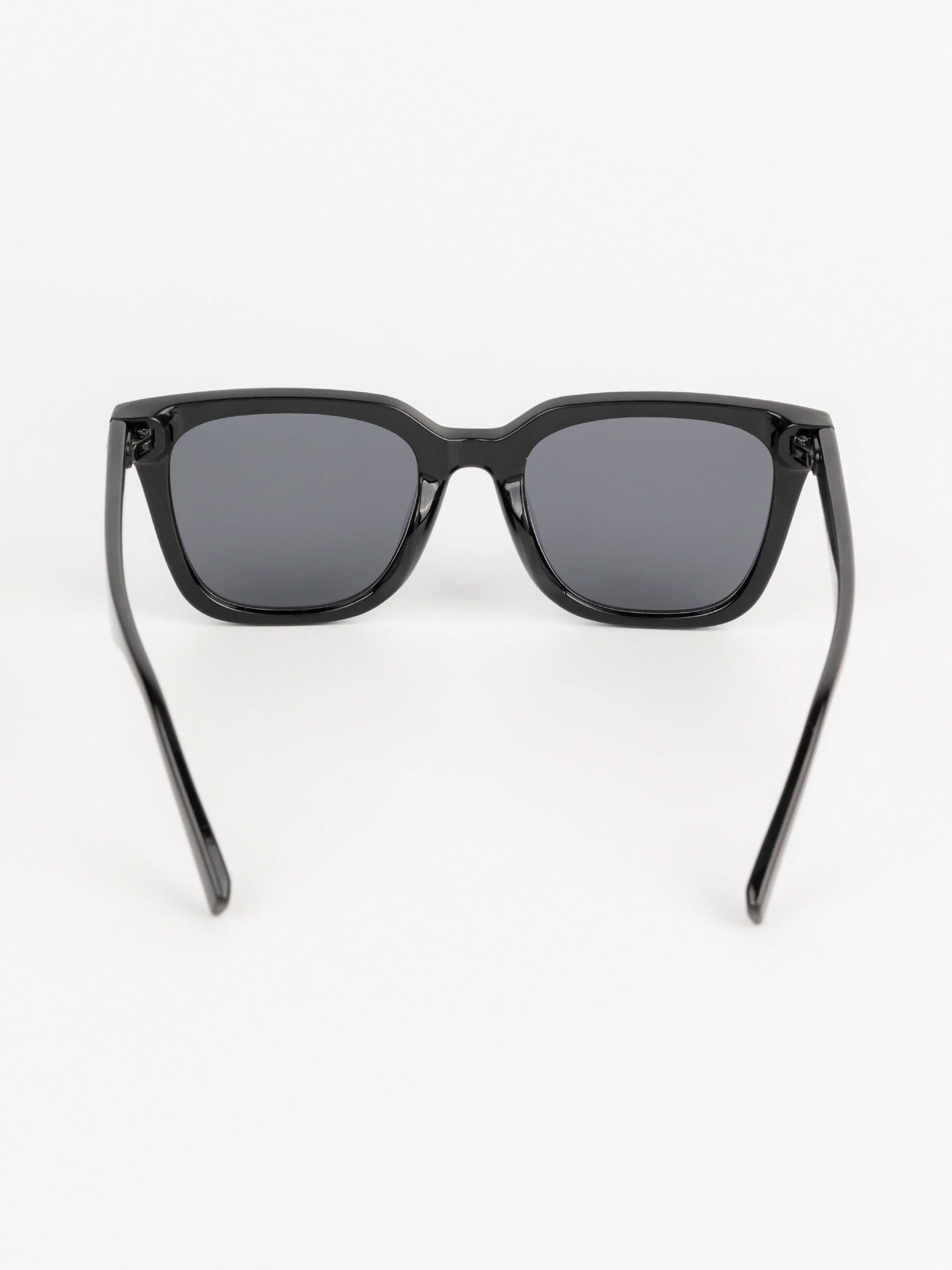 Wayfarer Sunglasses - Image 4