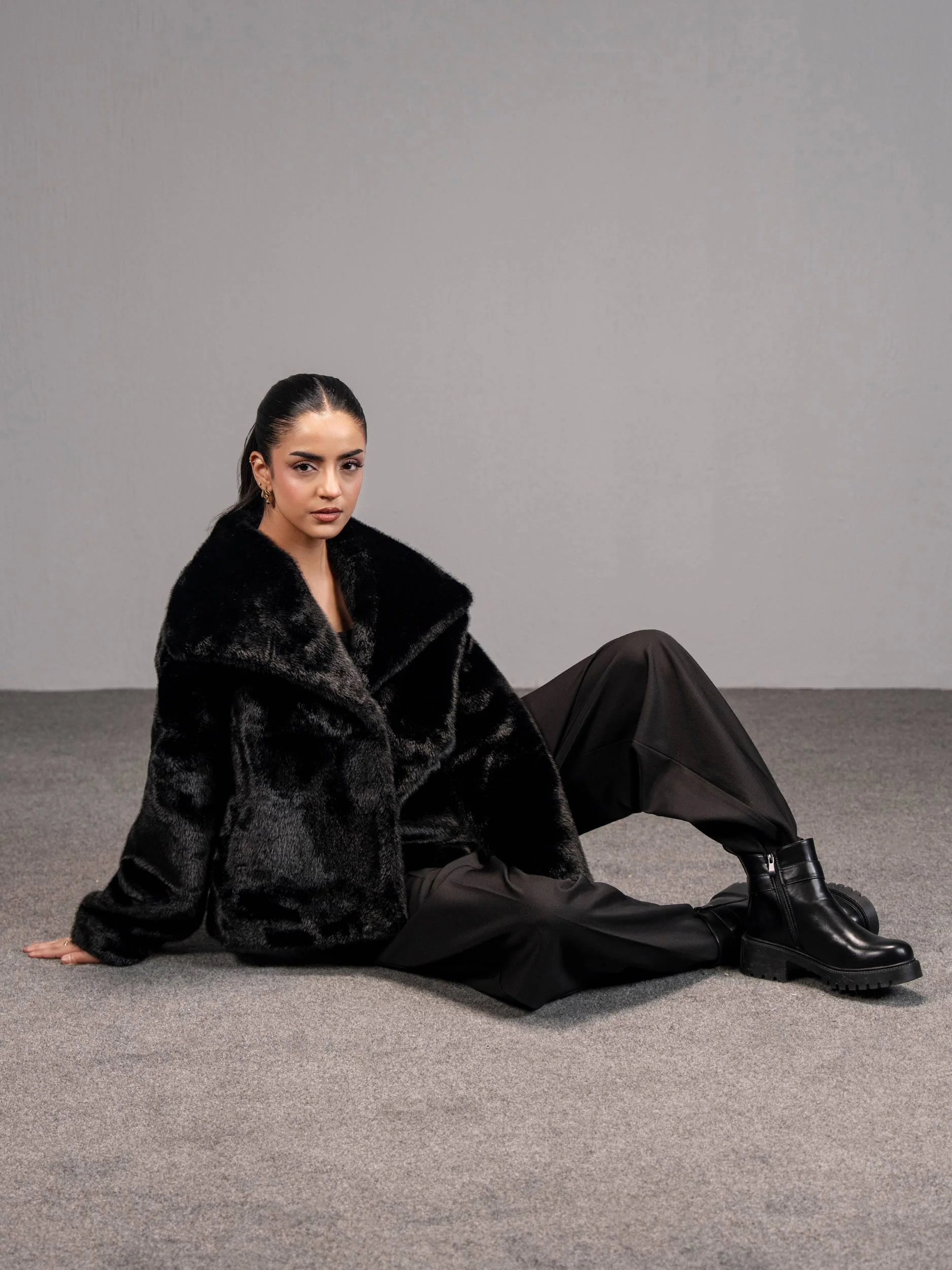 Faux Fur Jacket - Image 5