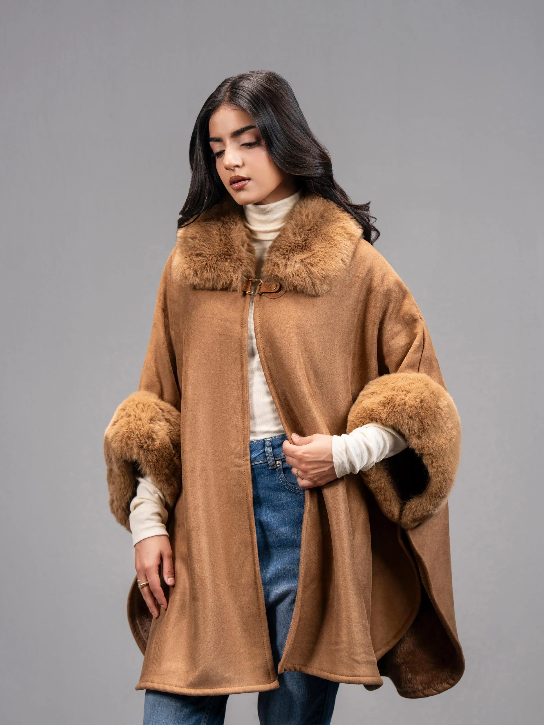 Fur Cape - Image 4