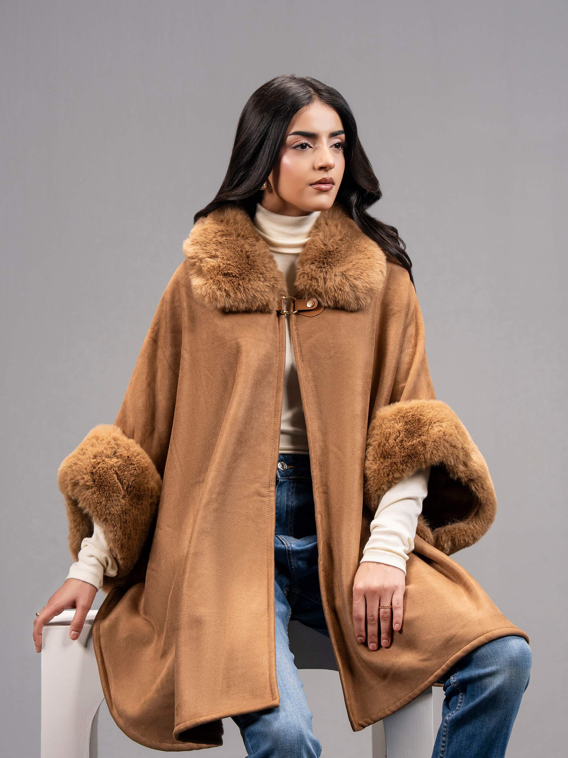 Fur Cape - Image 5