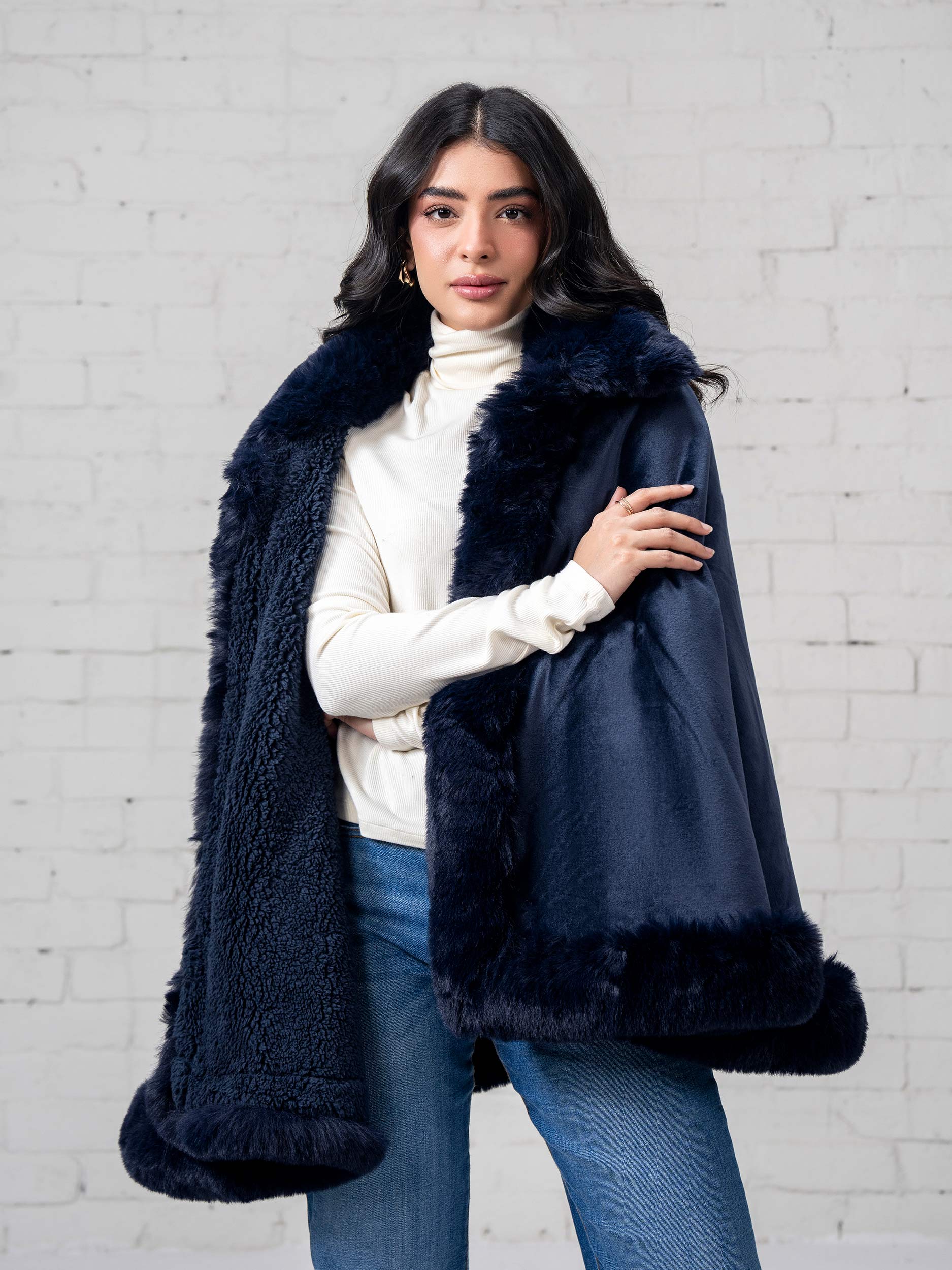 Fur Cape - Image 5
