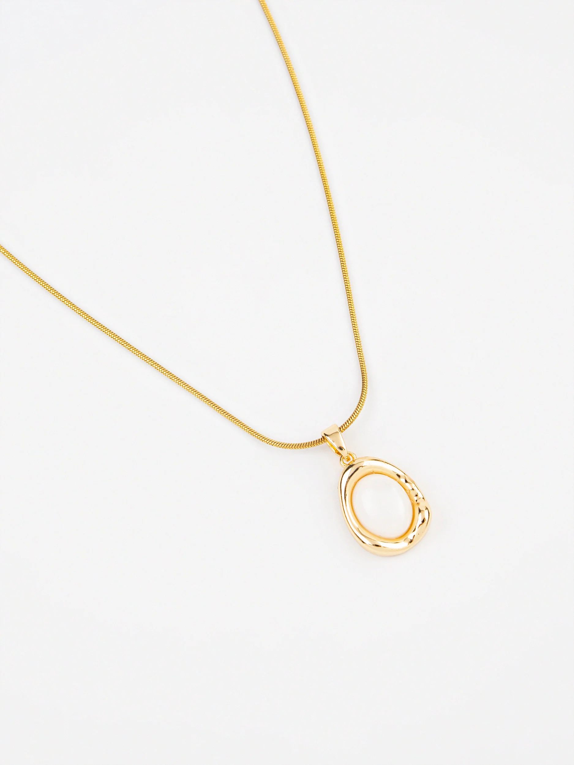 Oval Pendant Necklace - Image 2