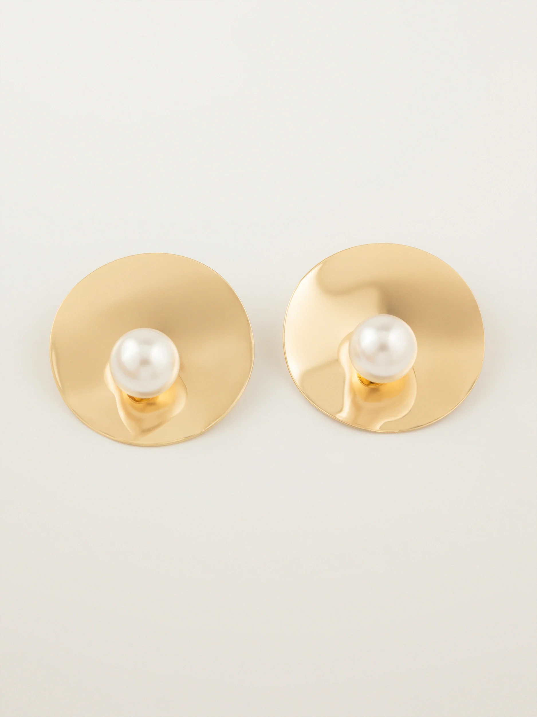 Pearl Disc Earrings - Image 3