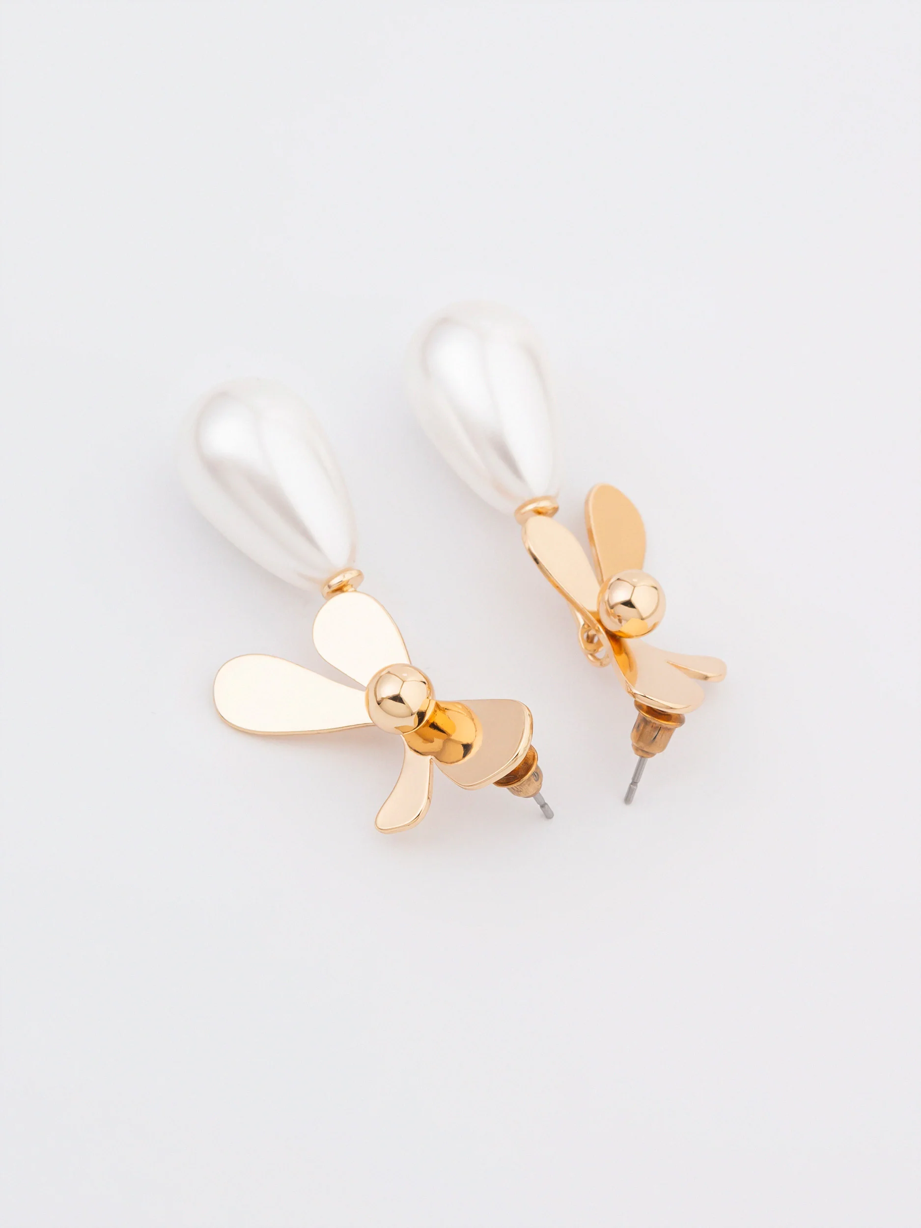 Pearl drop Earrings - Image 2