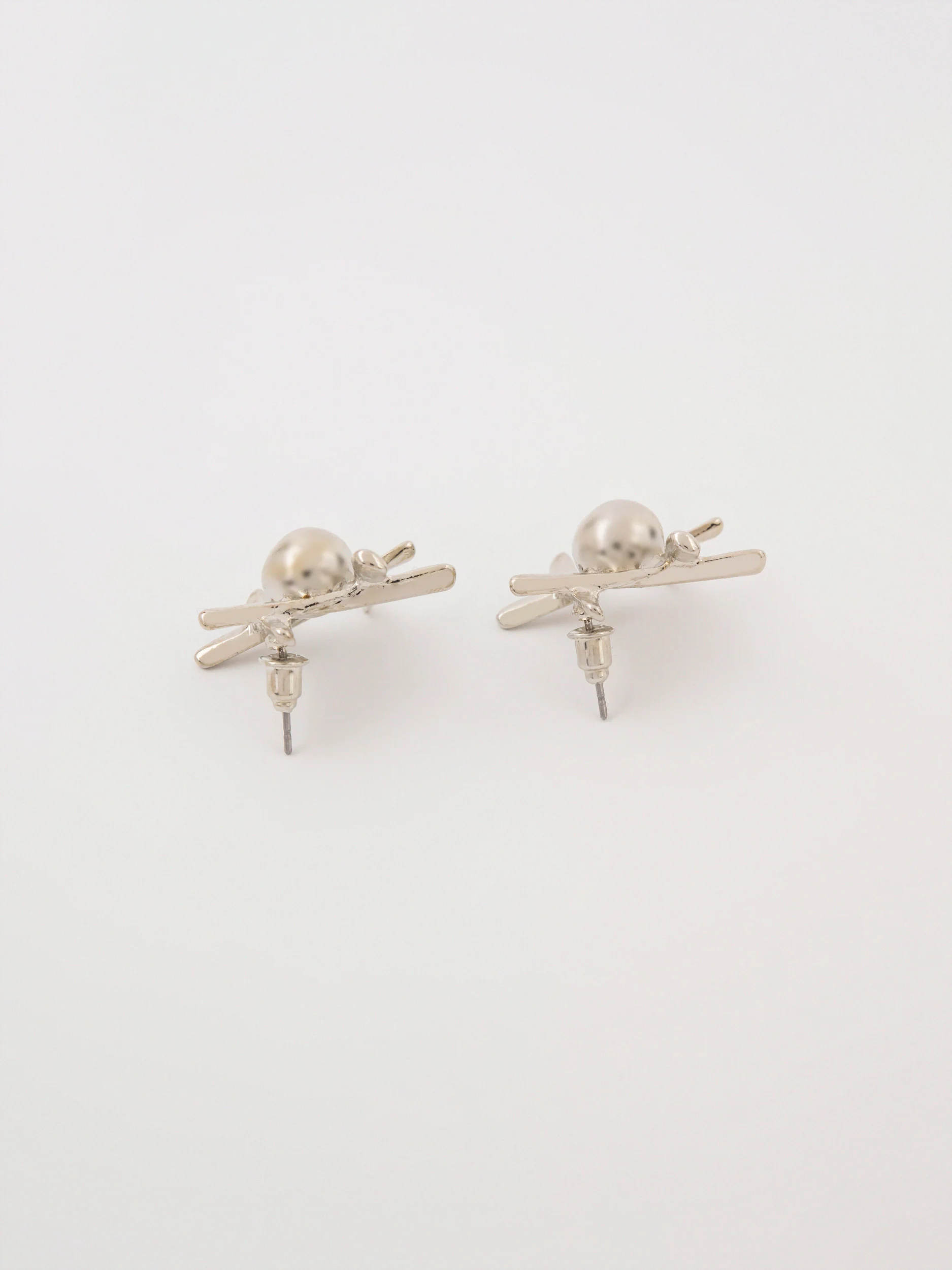 Overlap Studs - Image 2