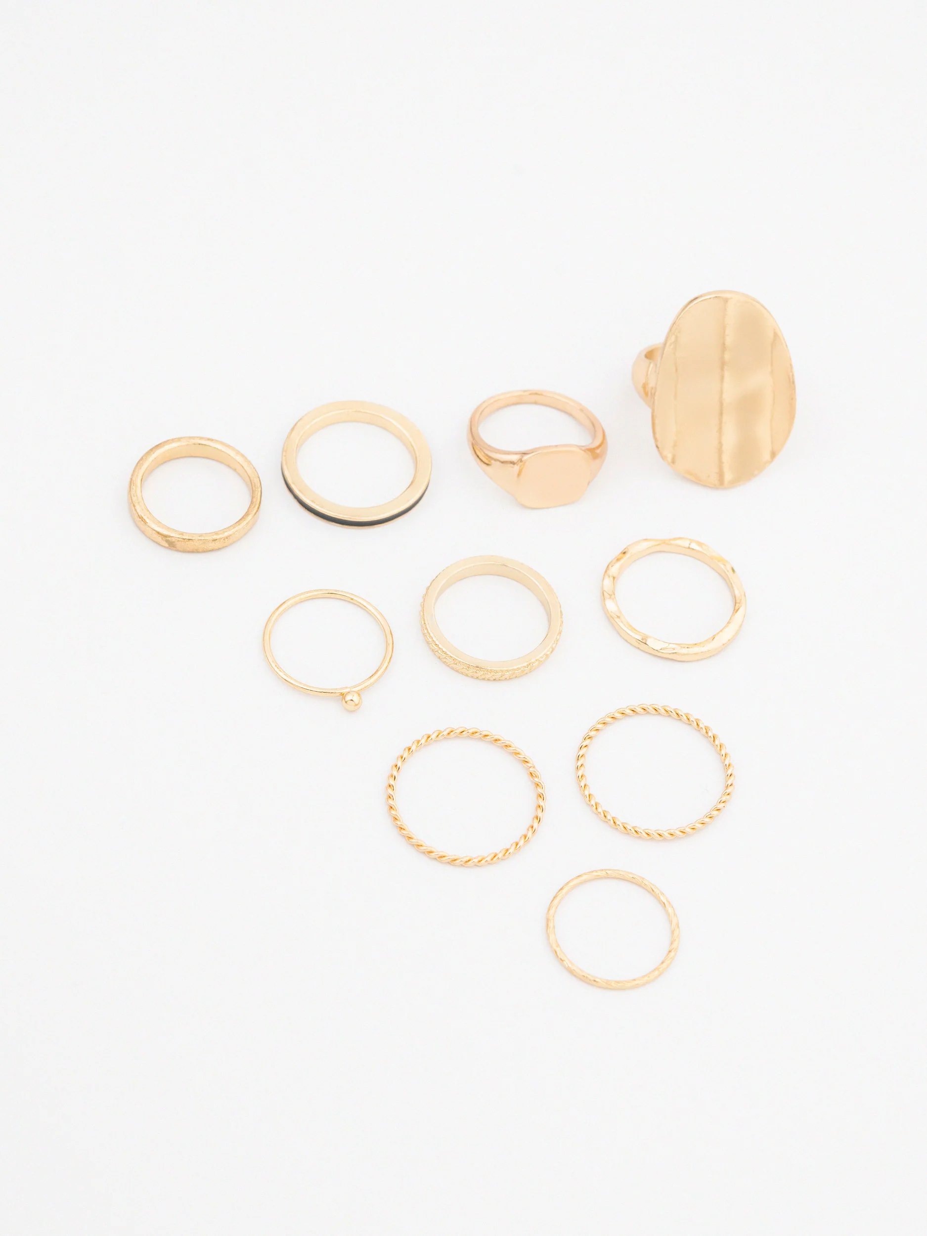 Mnimalist Ring Set - Image 4