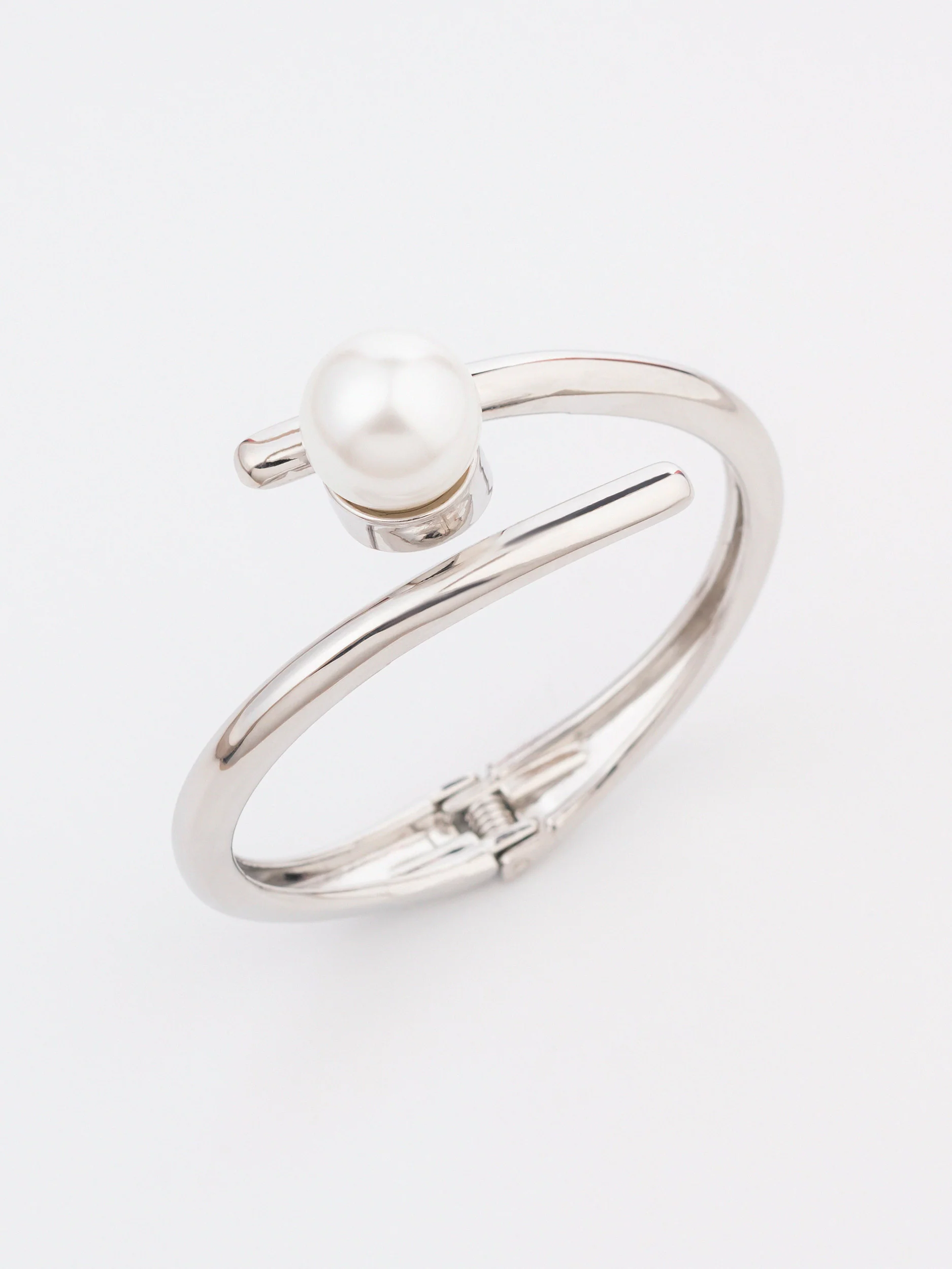 Pearl Open Bracelet - Image 3
