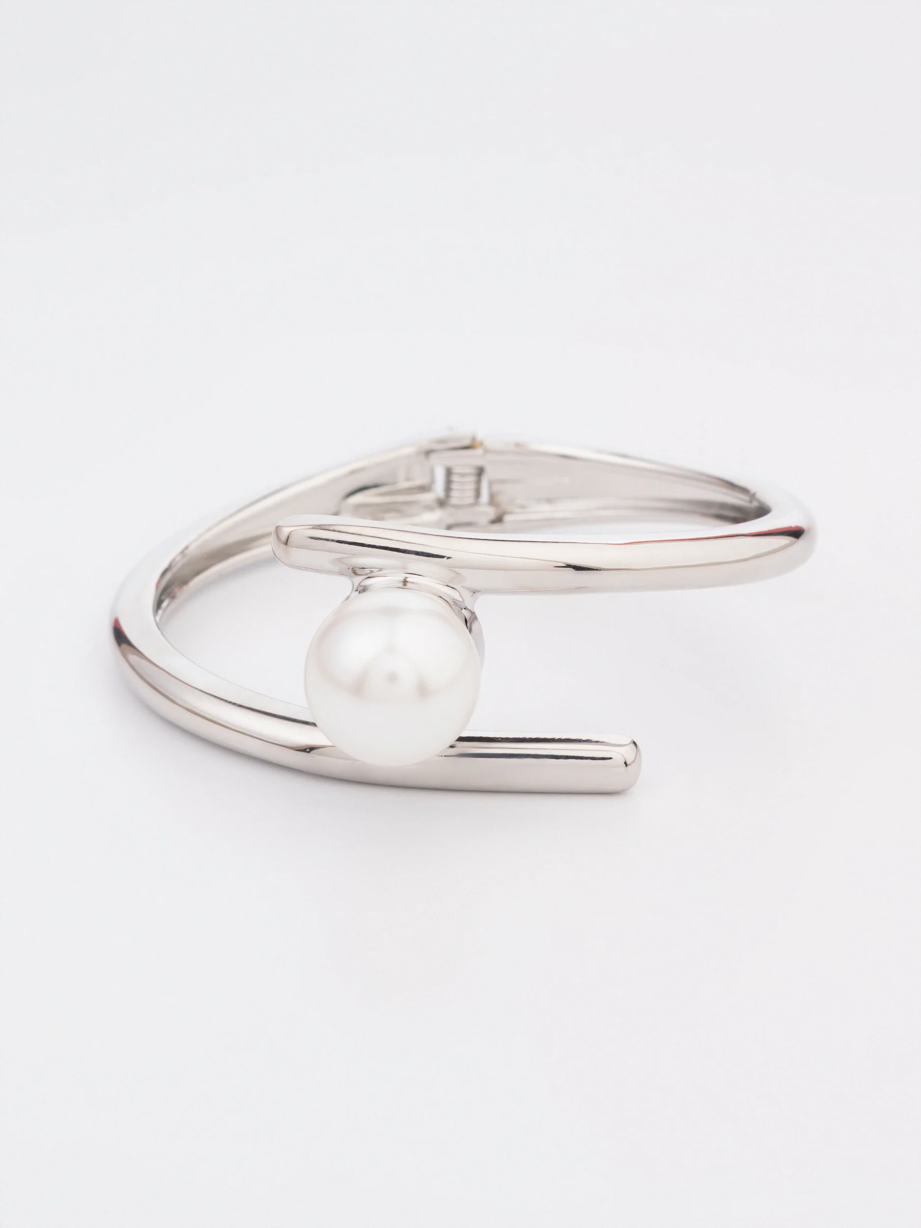 Pearl Open Bracelet - Image 4
