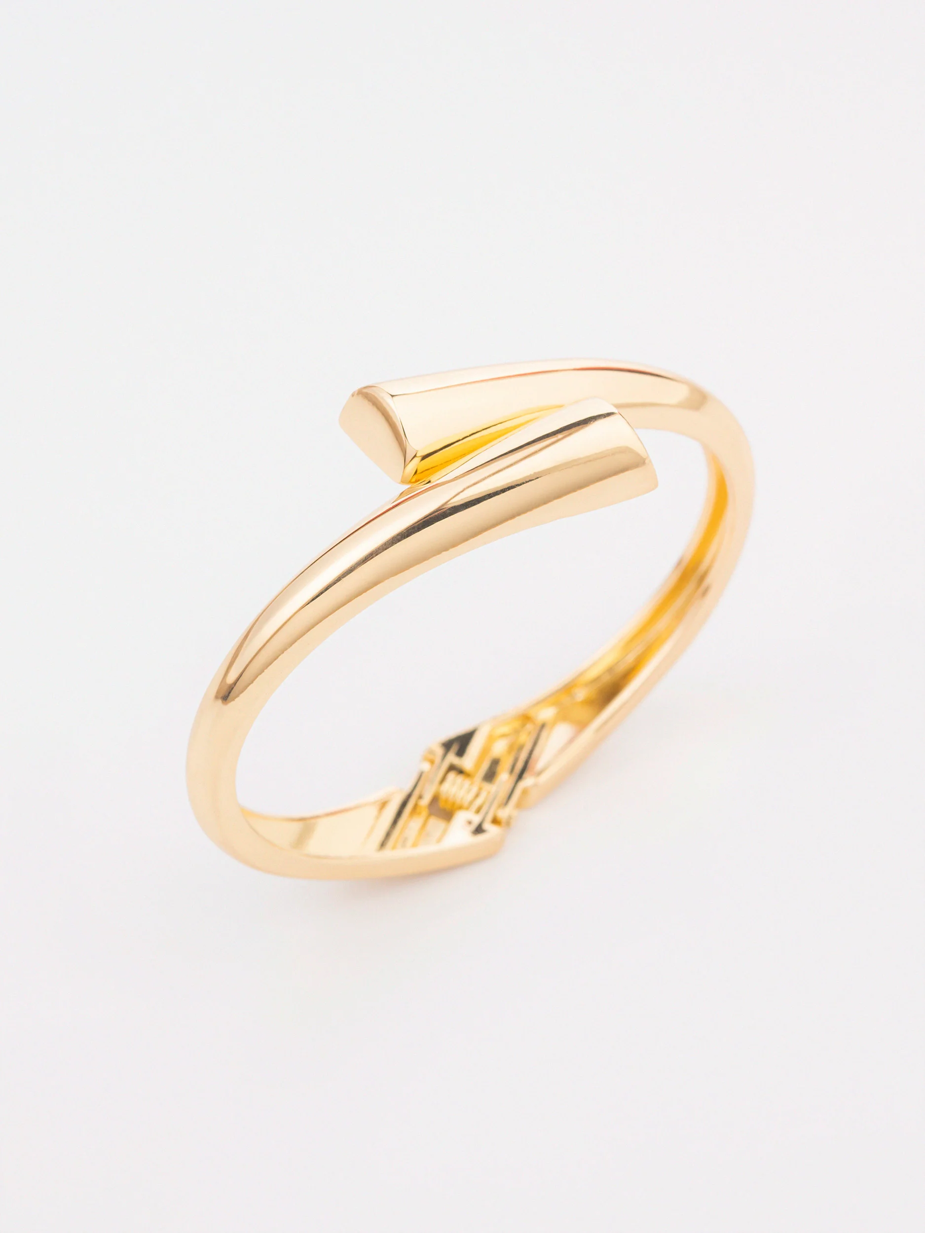 Overlap Cuff Bracelet - Image 4