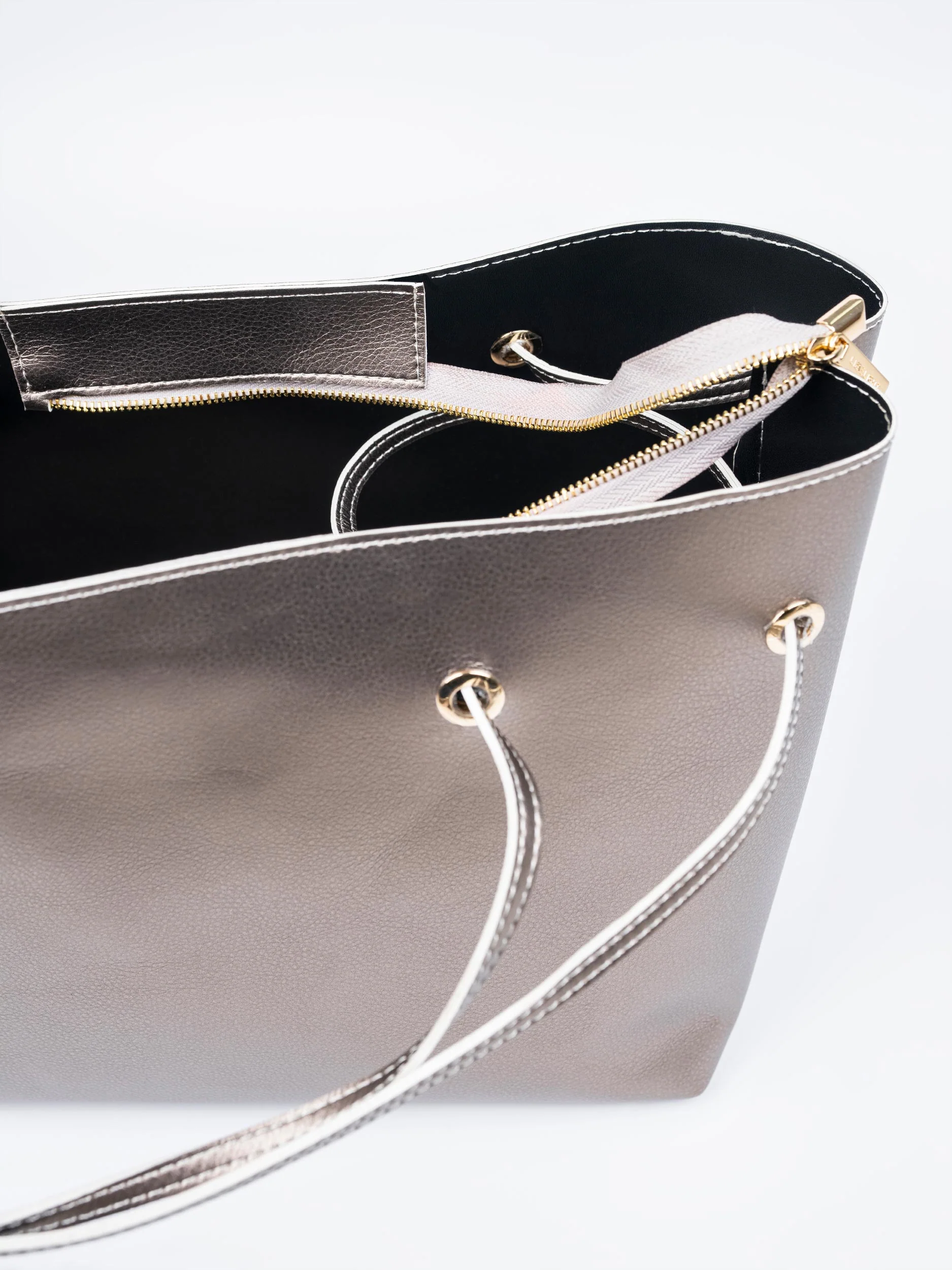 Carryall Tote Bag - Image 4