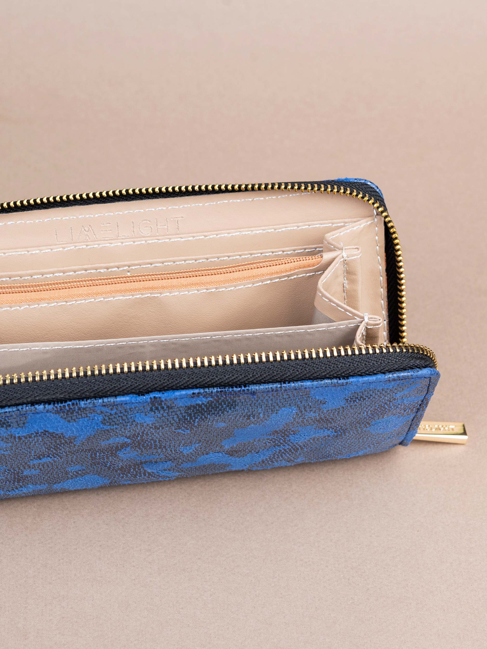 Textured Wallet - Image 4