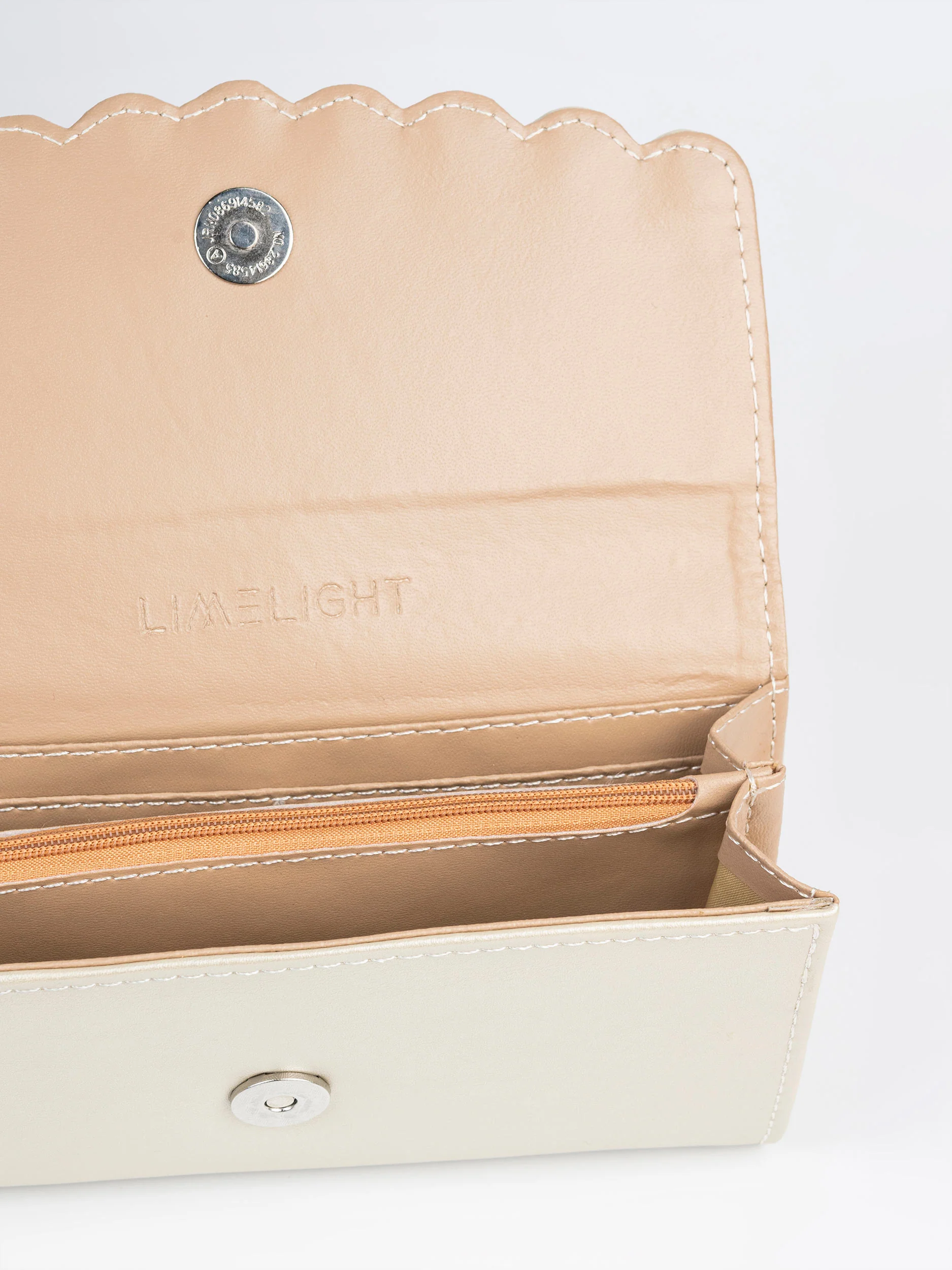 Scalloped Wallet - Image 4