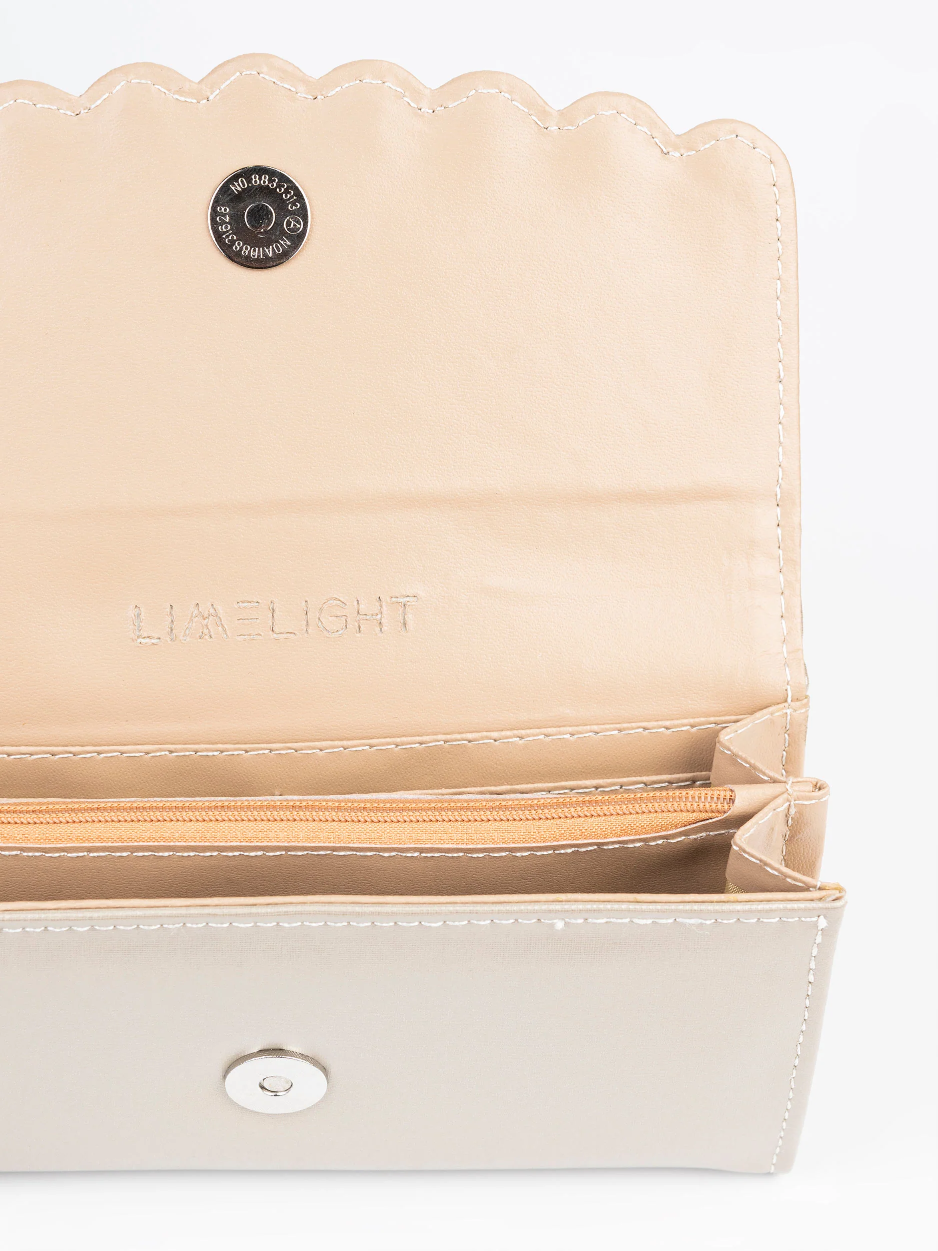 Scalloped Wallet - Image 4