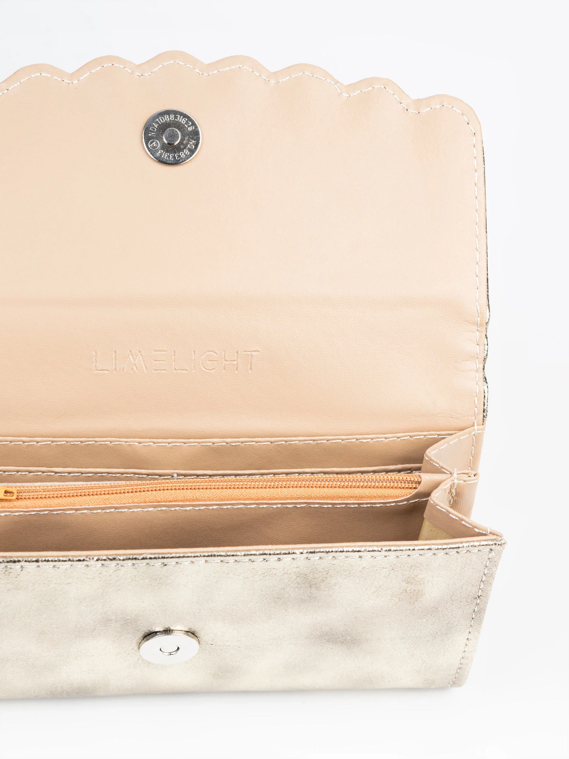 Scalloped Wallet - Image 4