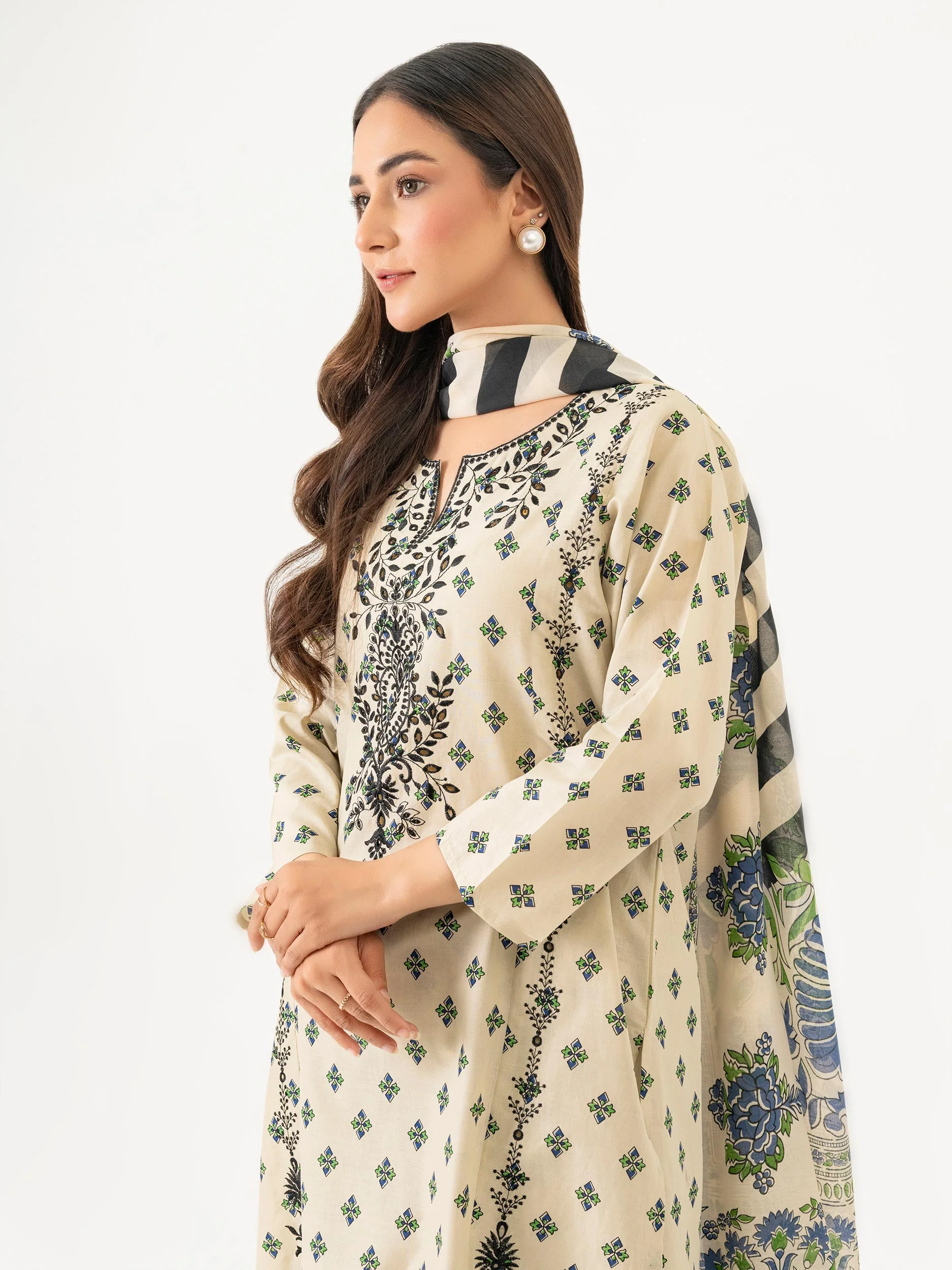 3 Piece Lawn Suit-Embroidered (Pret) - Image 4