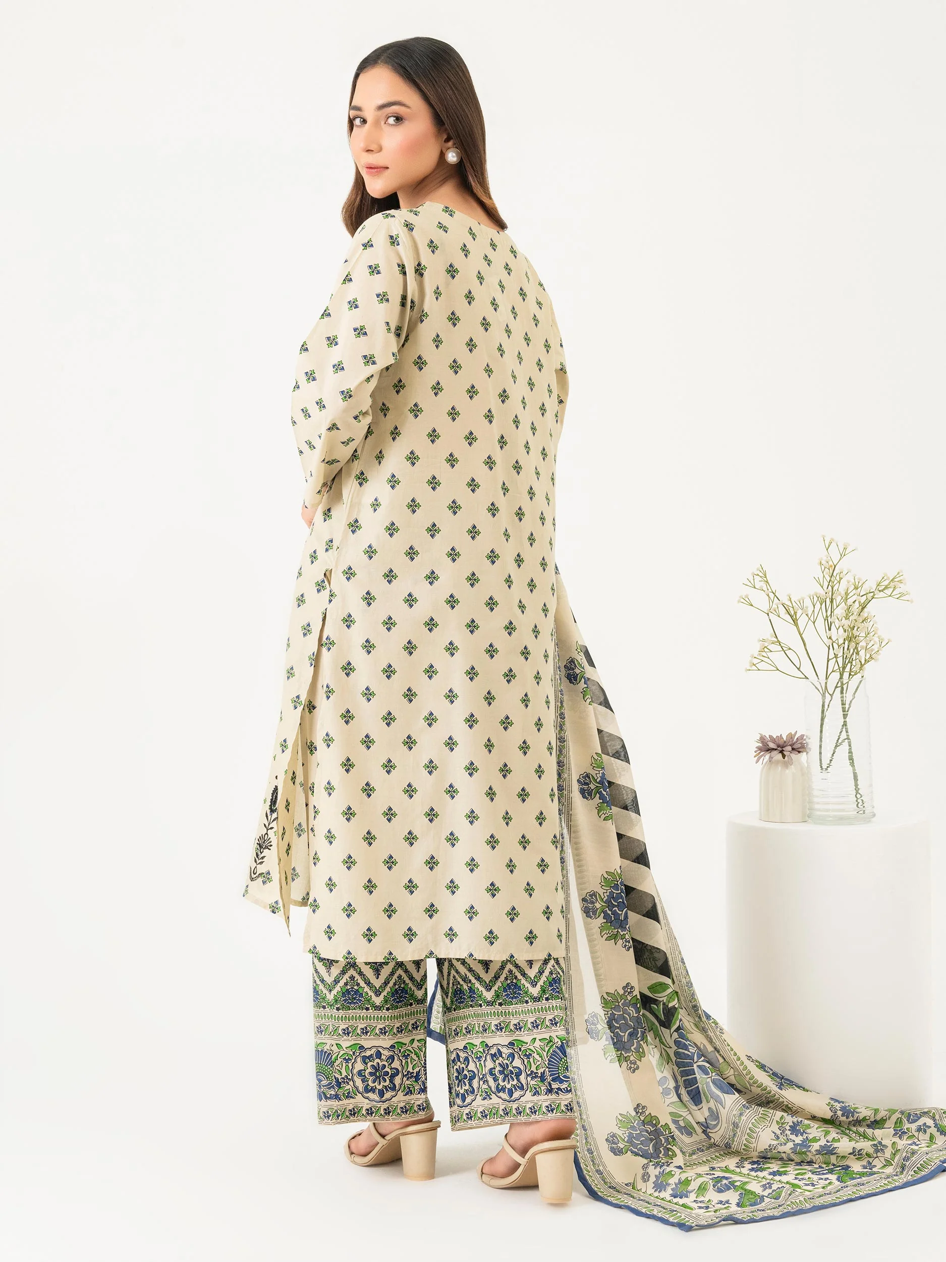 3 Piece Lawn Suit-Embroidered (Pret) - Image 5