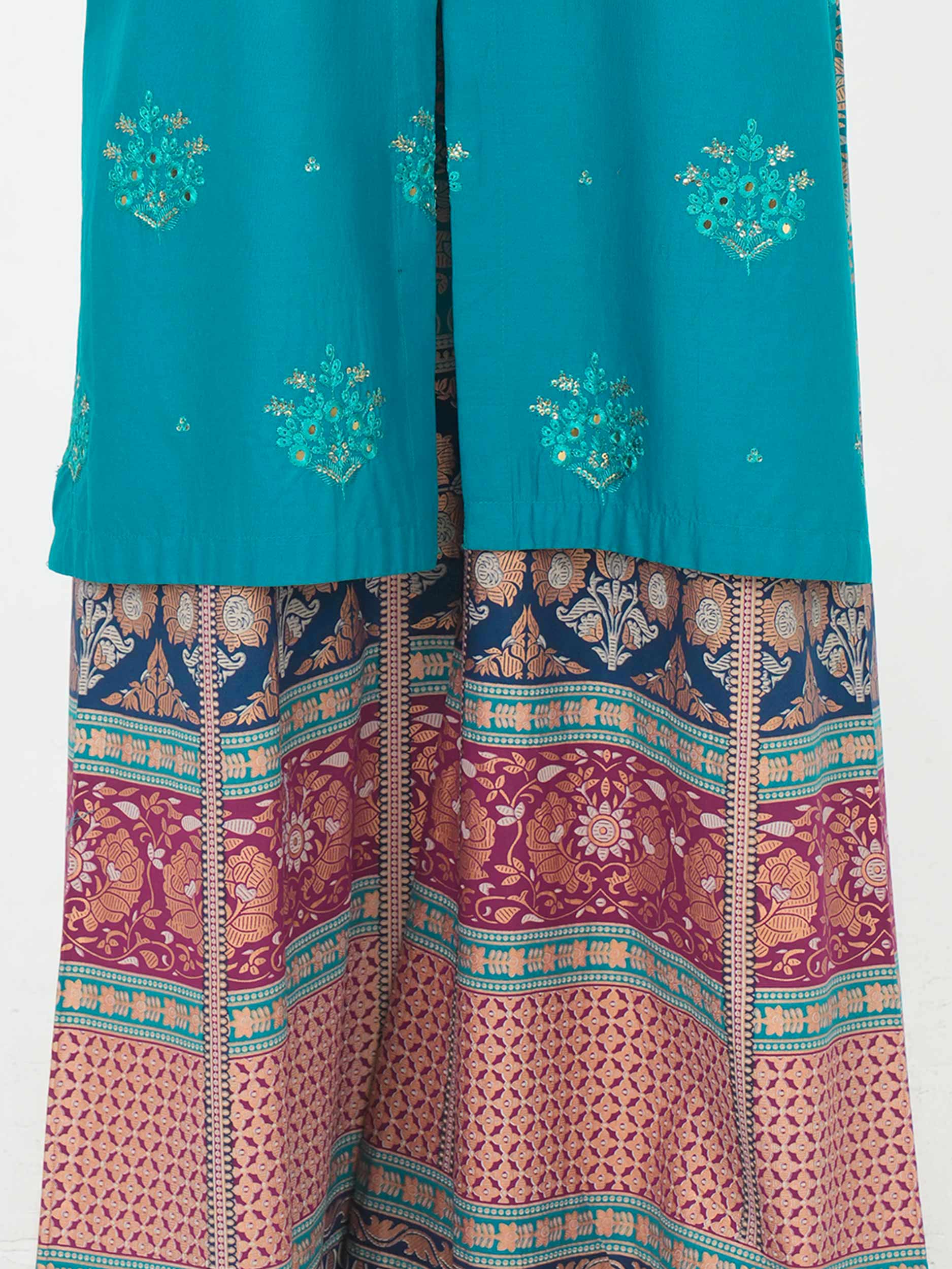 2 Piece Lawn Suit- Embroidered (Pret) - Image 6