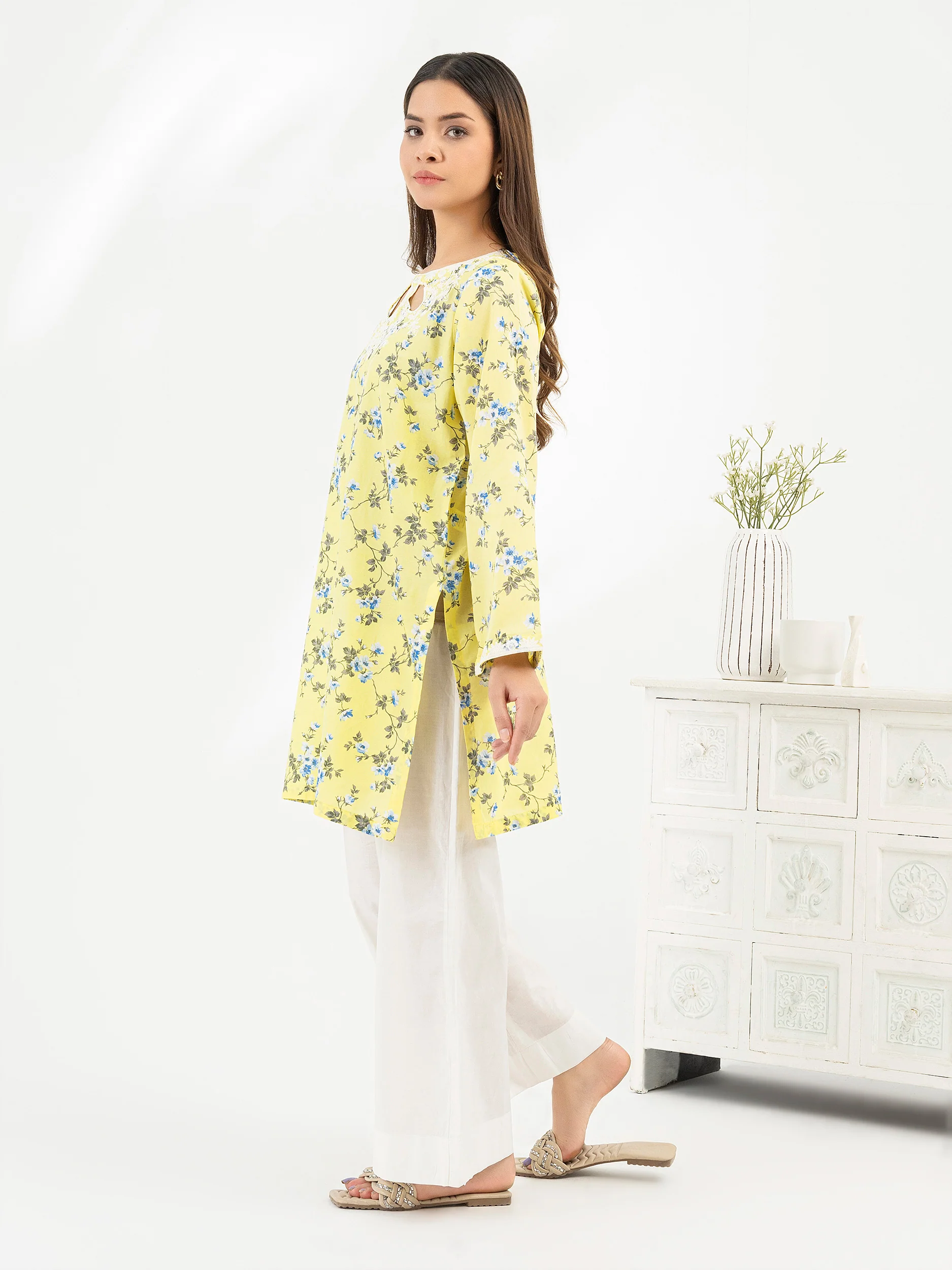 Cambric Kurti-Embroidered (Pret) - Image 3