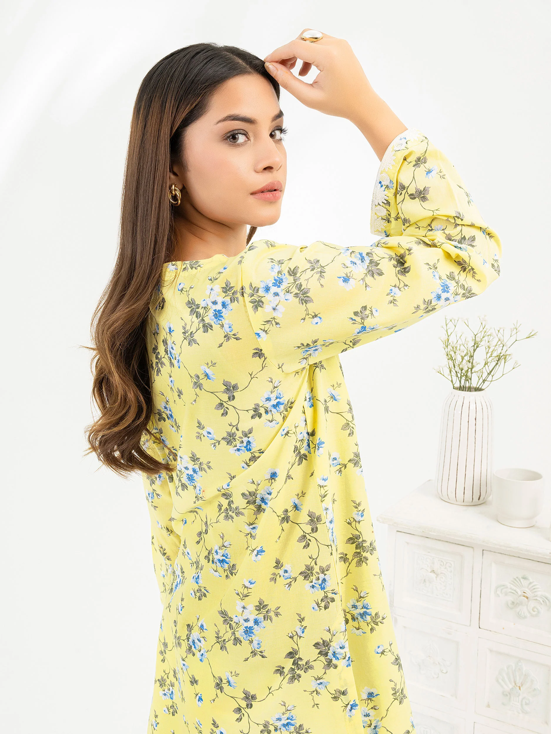 Cambric Kurti-Embroidered (Pret) - Image 4