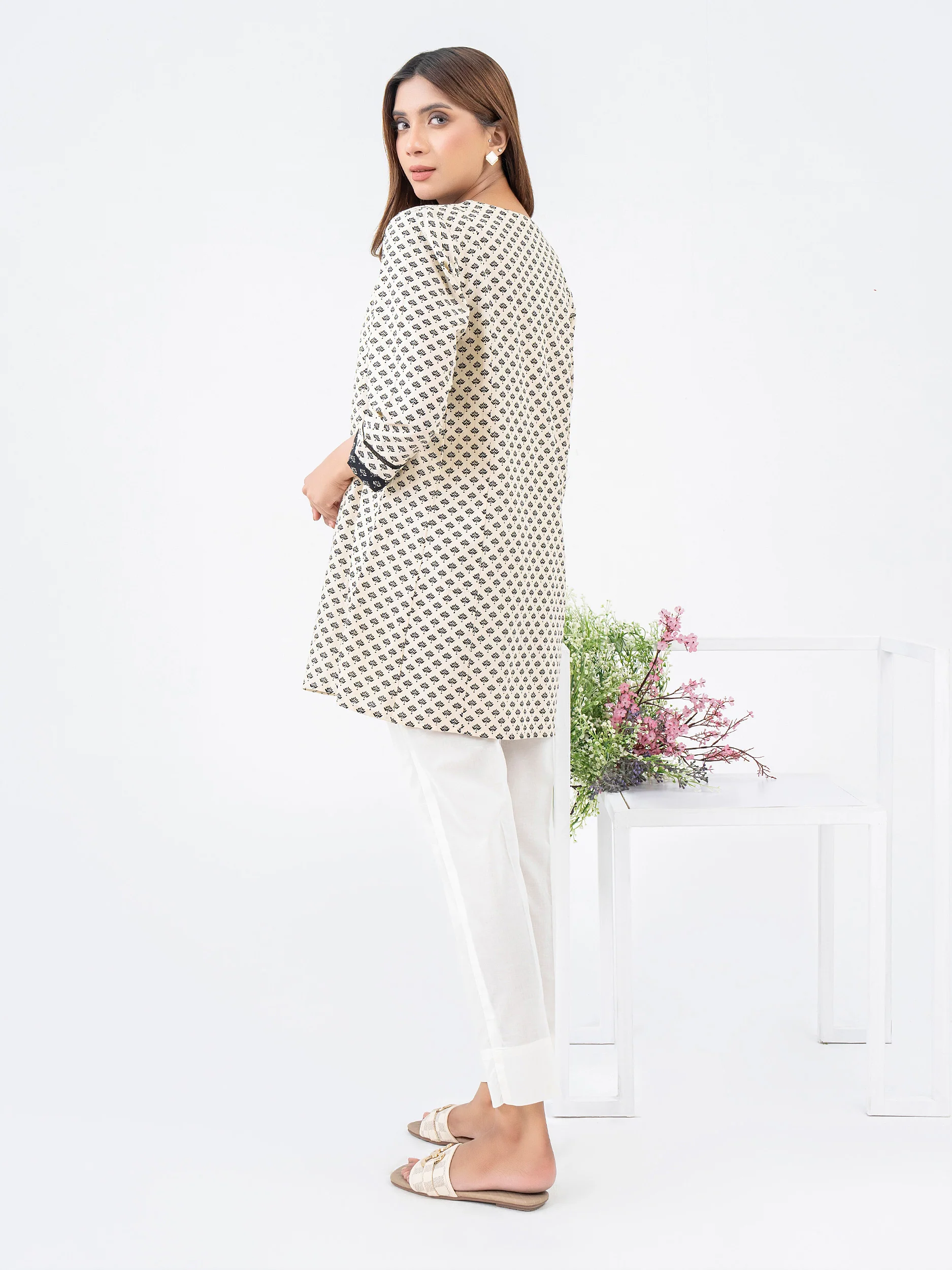 Lawn Kurti-Embroidered (Pret) - Image 5