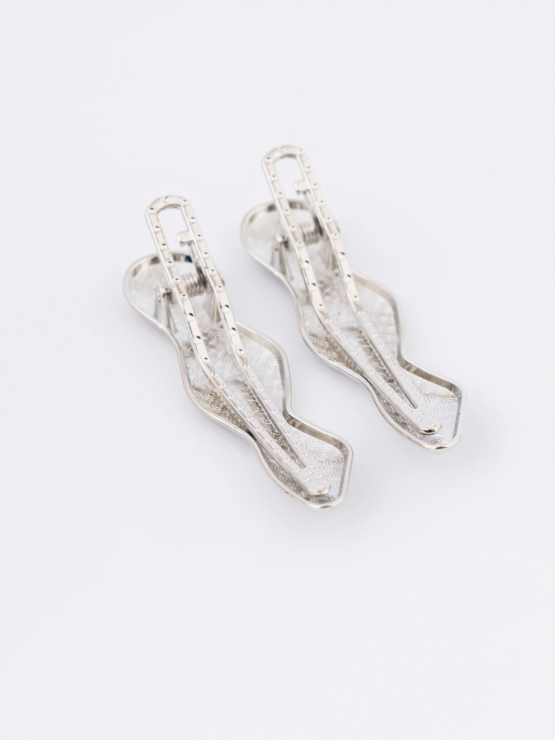 Wave Hair Clips - Image 4