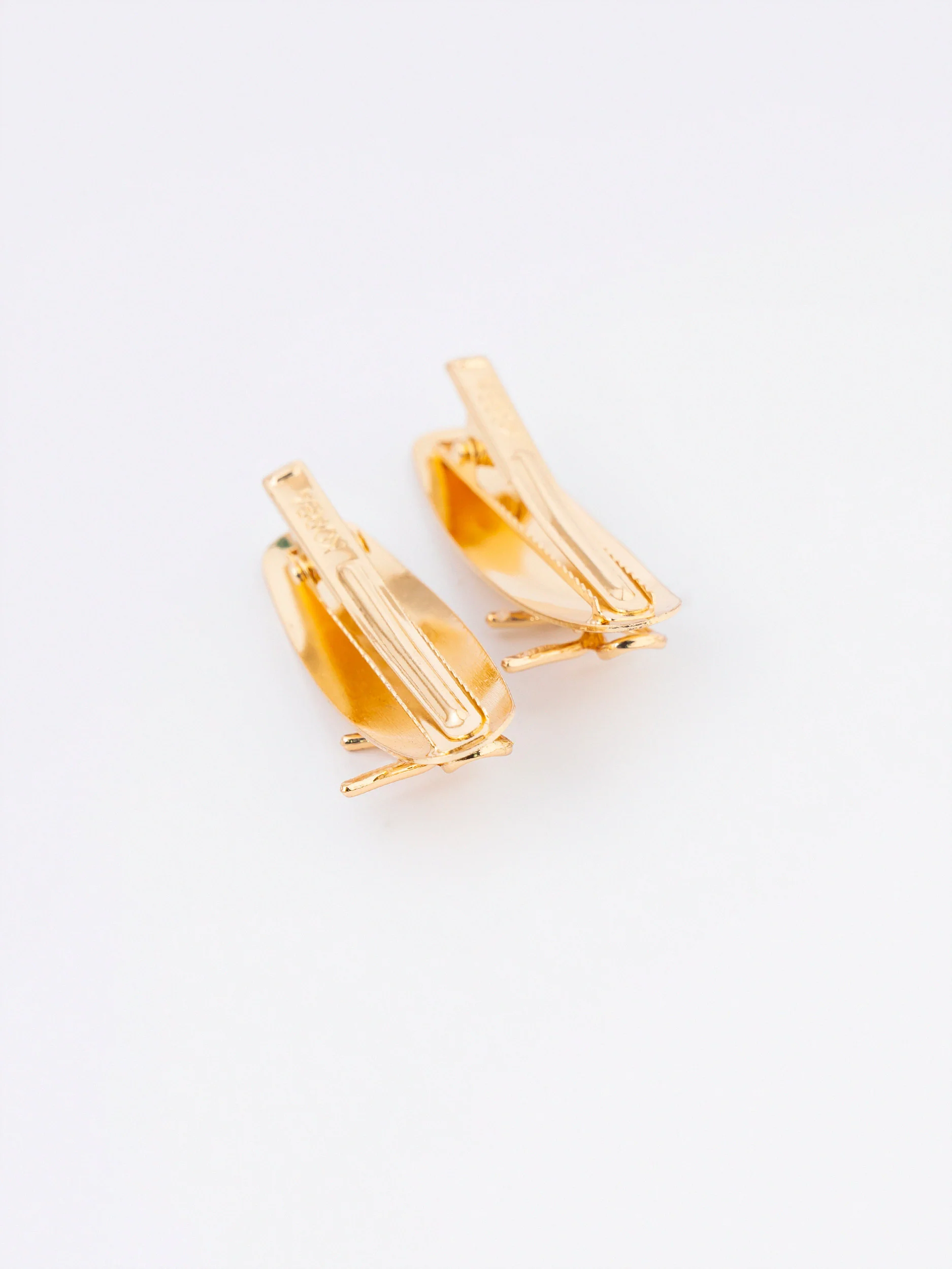 Matte Hair Clips - Image 4