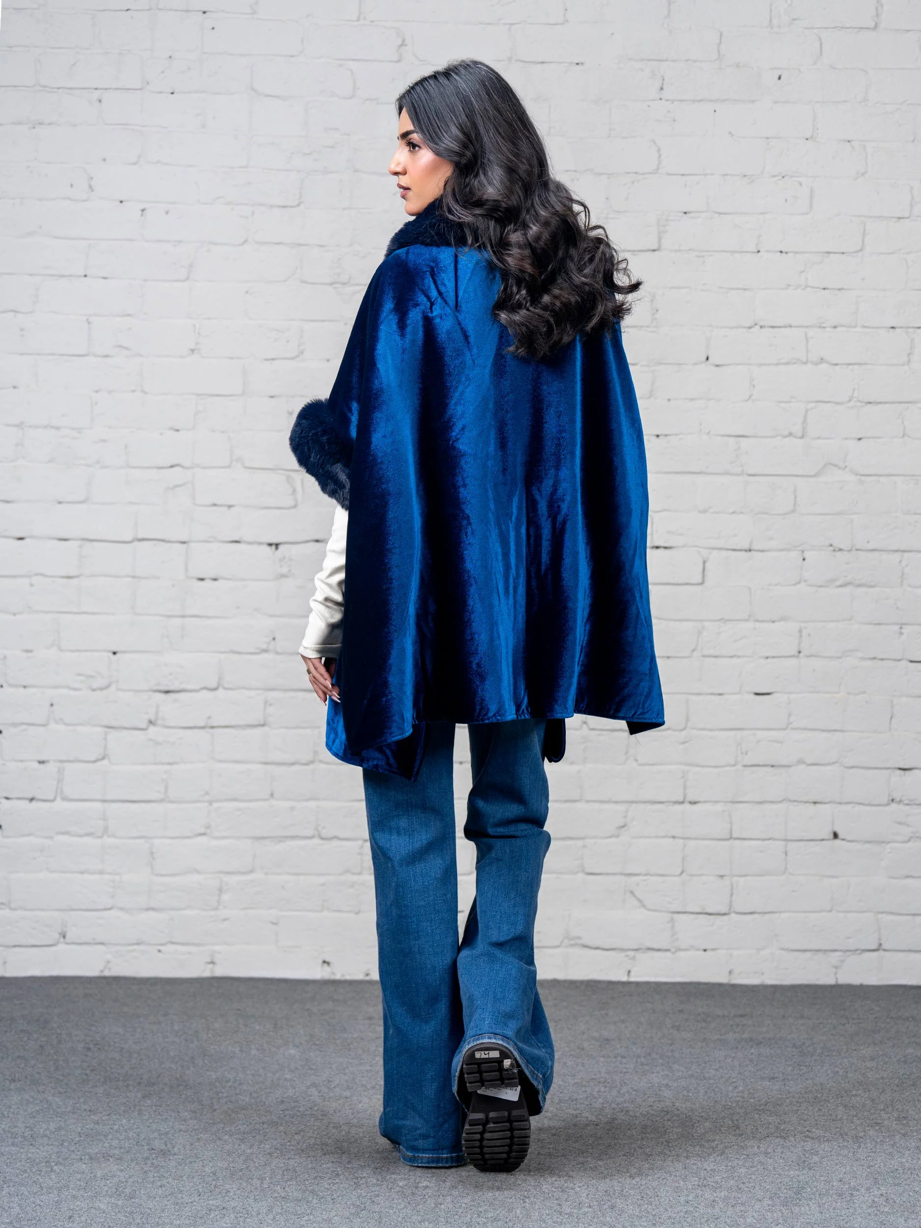 Velvet Cape - Image 4