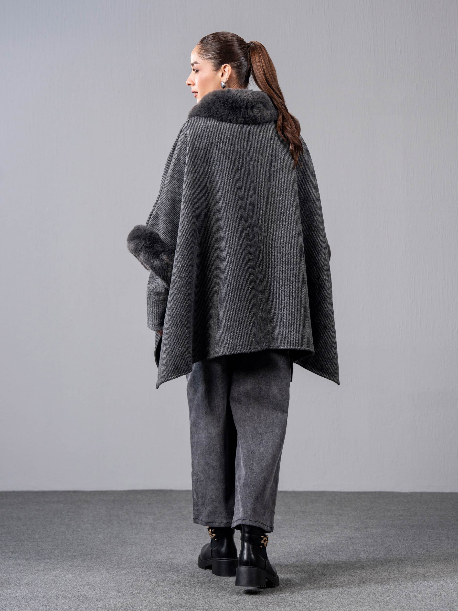 Woolen Fur Cape - Image 3
