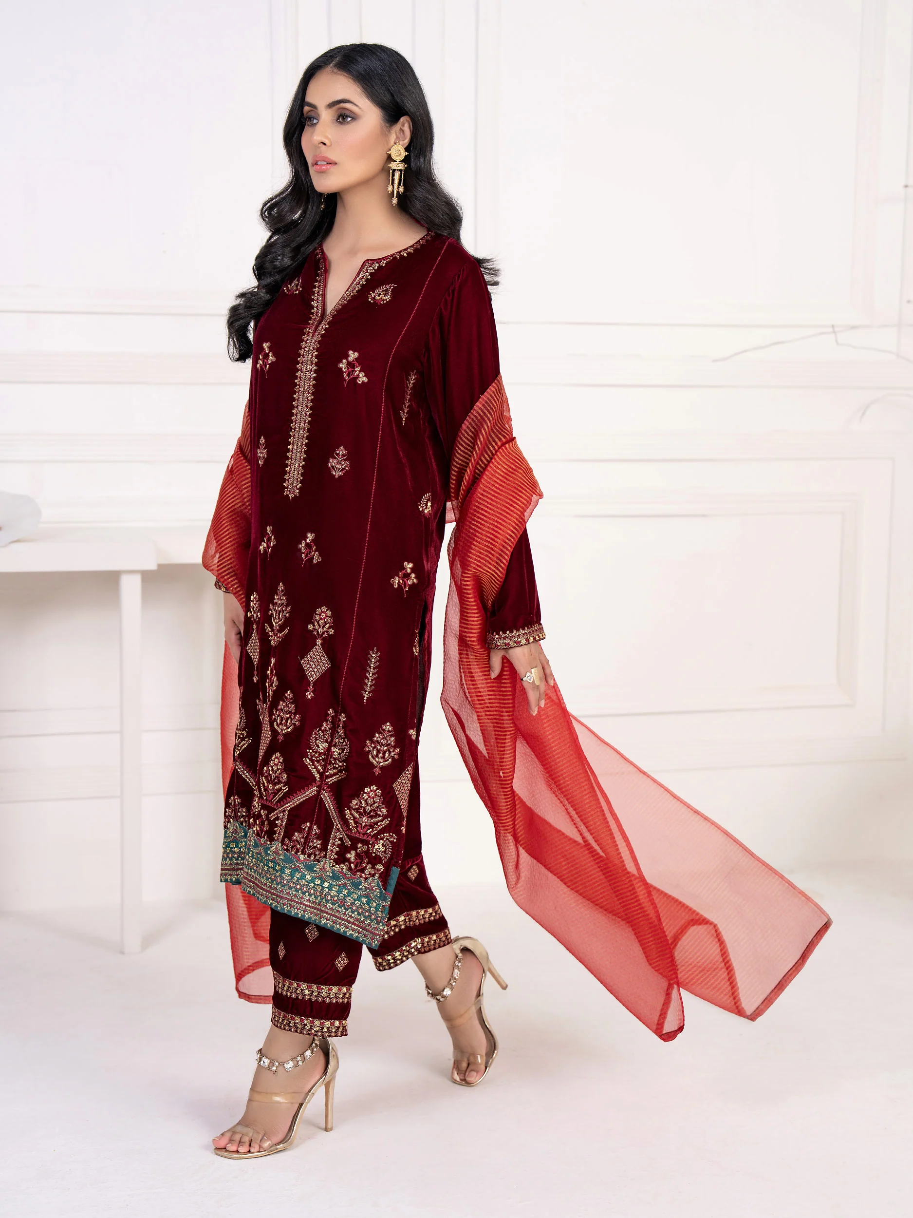 3 Piece Velvet Suit-Embroidered(Unstitched) - Image 5