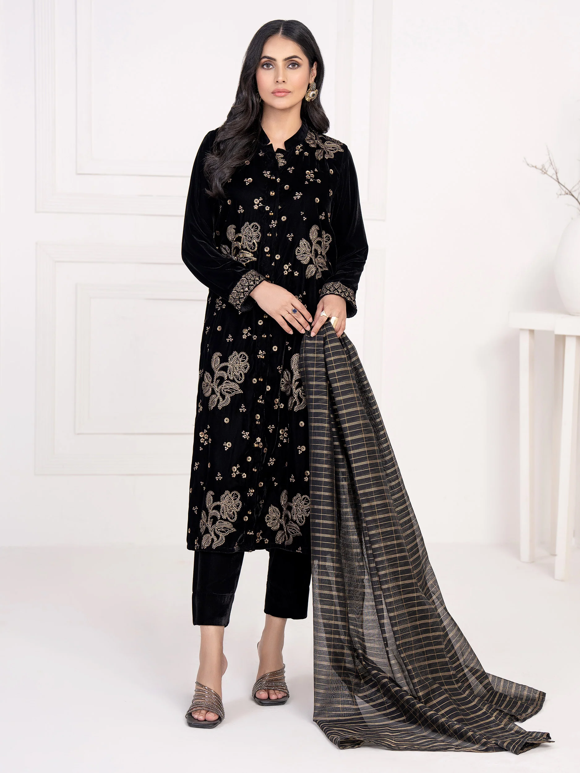 3 Piece Velvet Suit-Embroidered(Unstitched) - Image 3