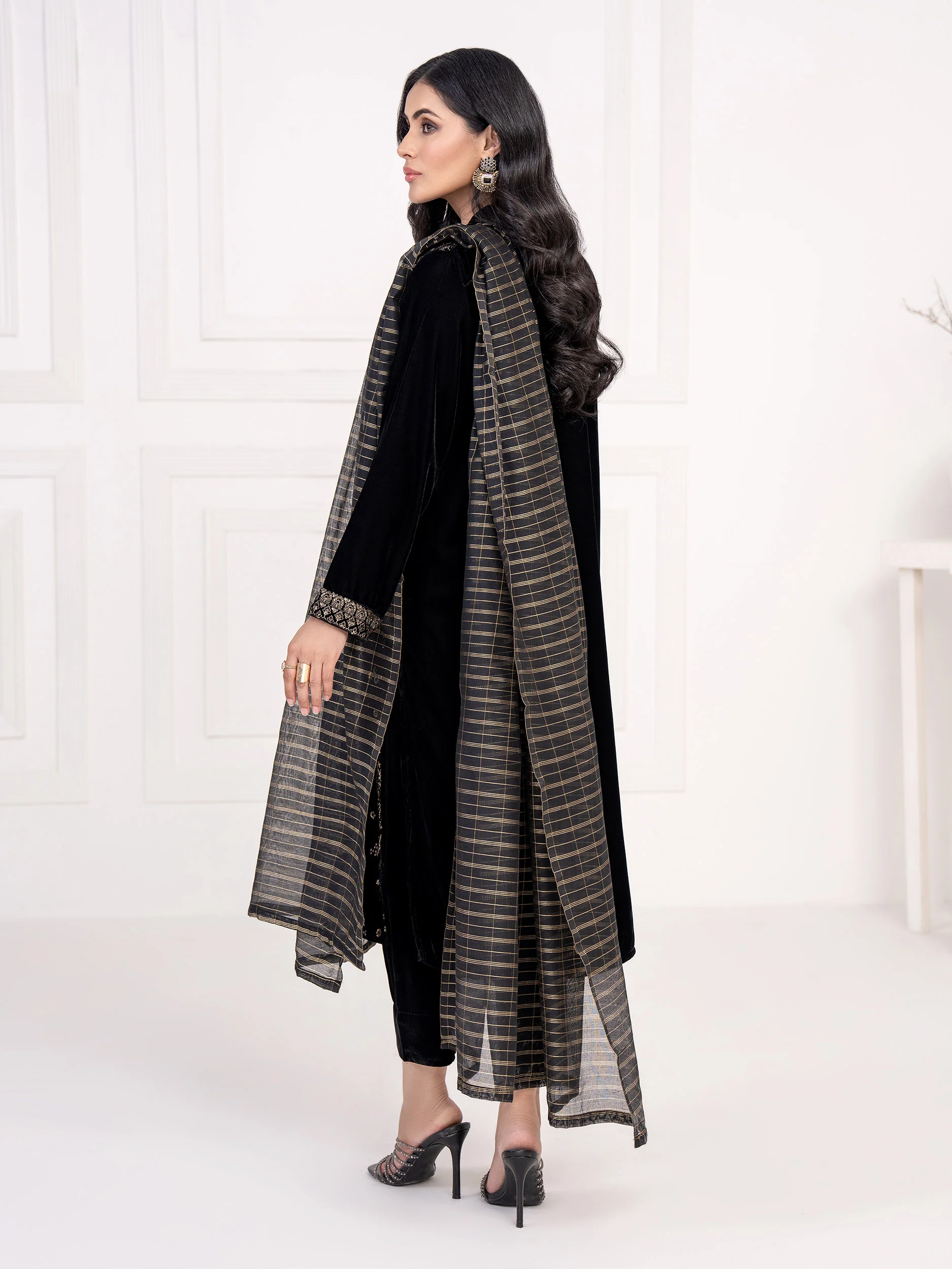 3 Piece Velvet Suit-Embroidered(Unstitched) - Image 4